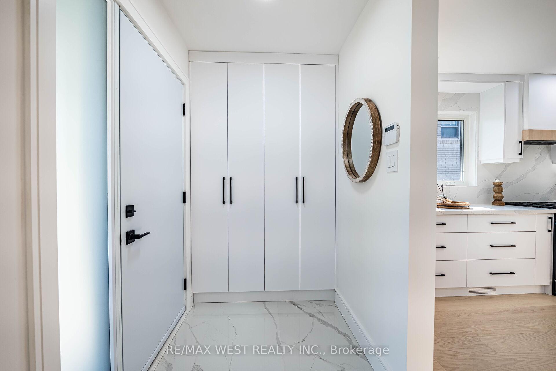 Photo 5 of 41 Ladbrooke Road, Etobicoke, Willowridge-Martingrove-Richview — HOMEH