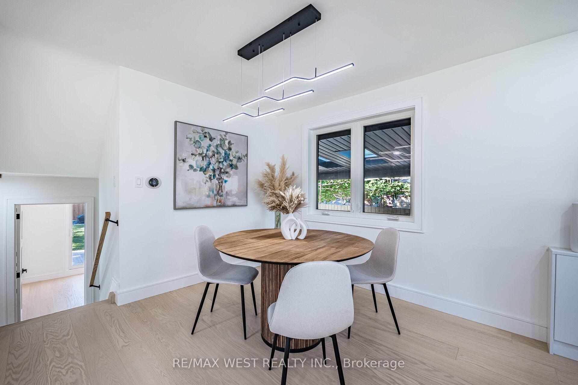 Photo 7 of 41 Ladbrooke Road, Etobicoke, Willowridge-Martingrove-Richview — HOMEH