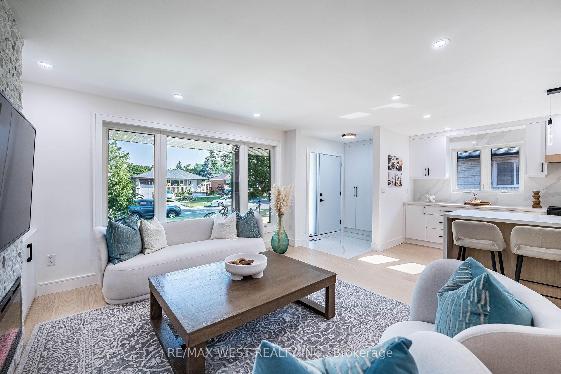 Photo 10 of 41 Ladbrooke Road, Etobicoke, Willowridge-Martingrove-Richview — HOMEH