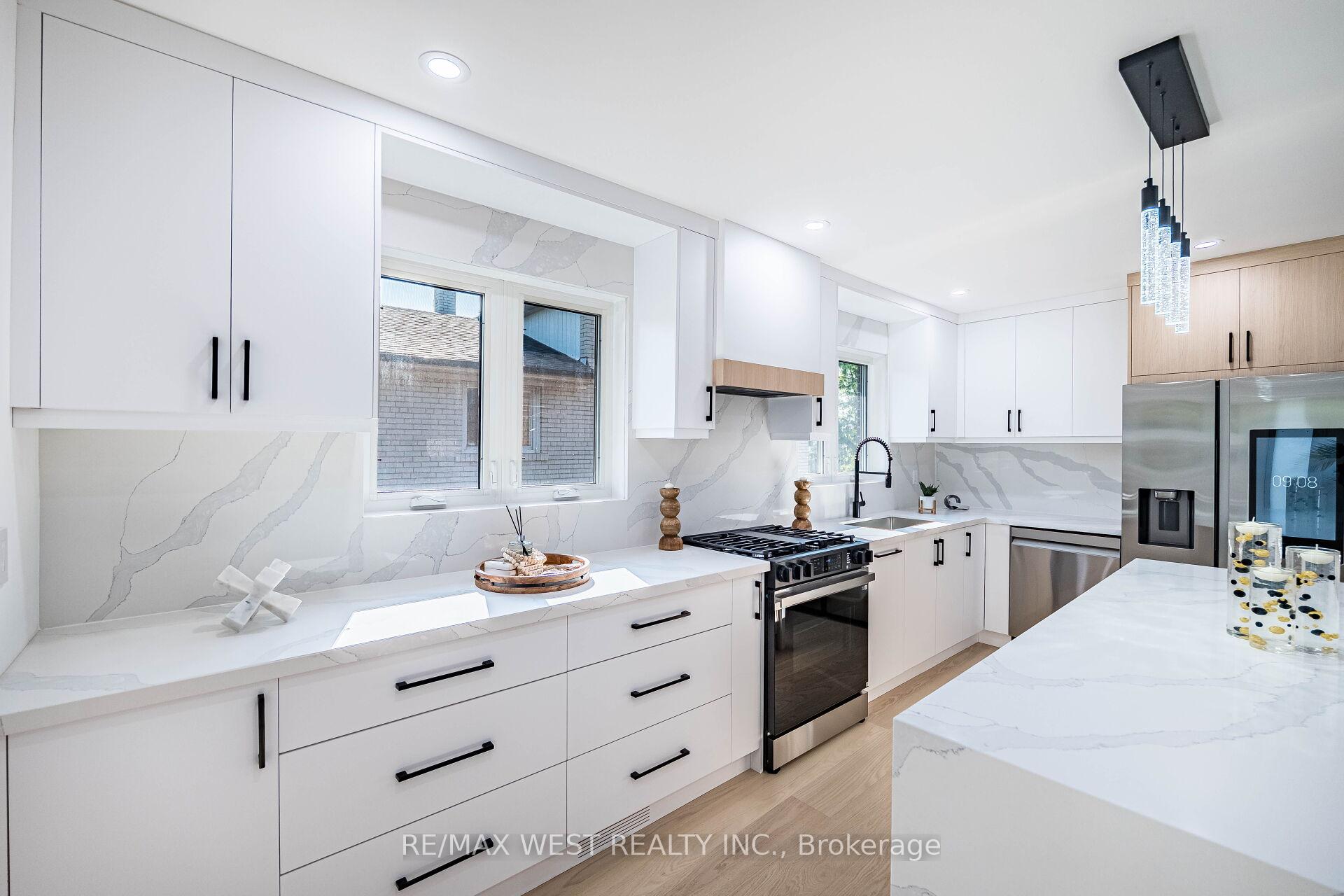 Photo 16 of 41 Ladbrooke Road, Etobicoke, Willowridge-Martingrove-Richview — HOMEH