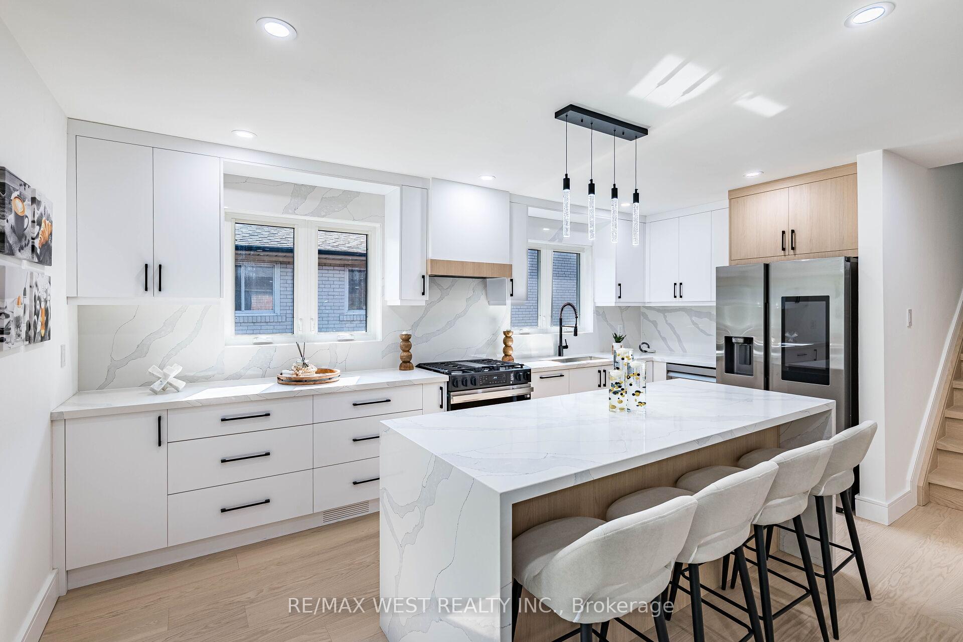 Photo 37 of 41 Ladbrooke Road, Etobicoke, Willowridge-Martingrove-Richview — HOMEH