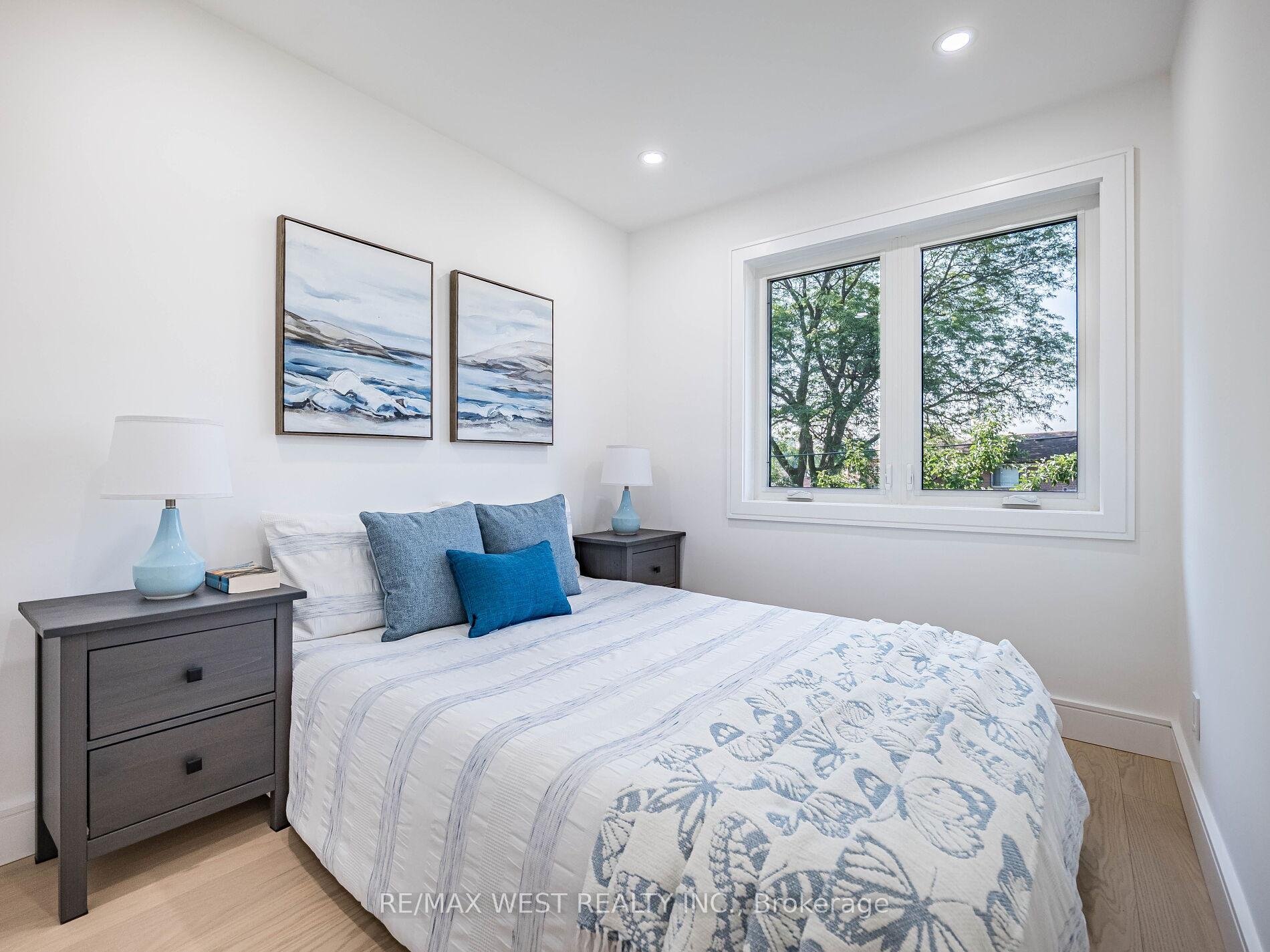 Photo 14 of 41 Ladbrooke Road, Etobicoke, Willowridge-Martingrove-Richview — HOMEH