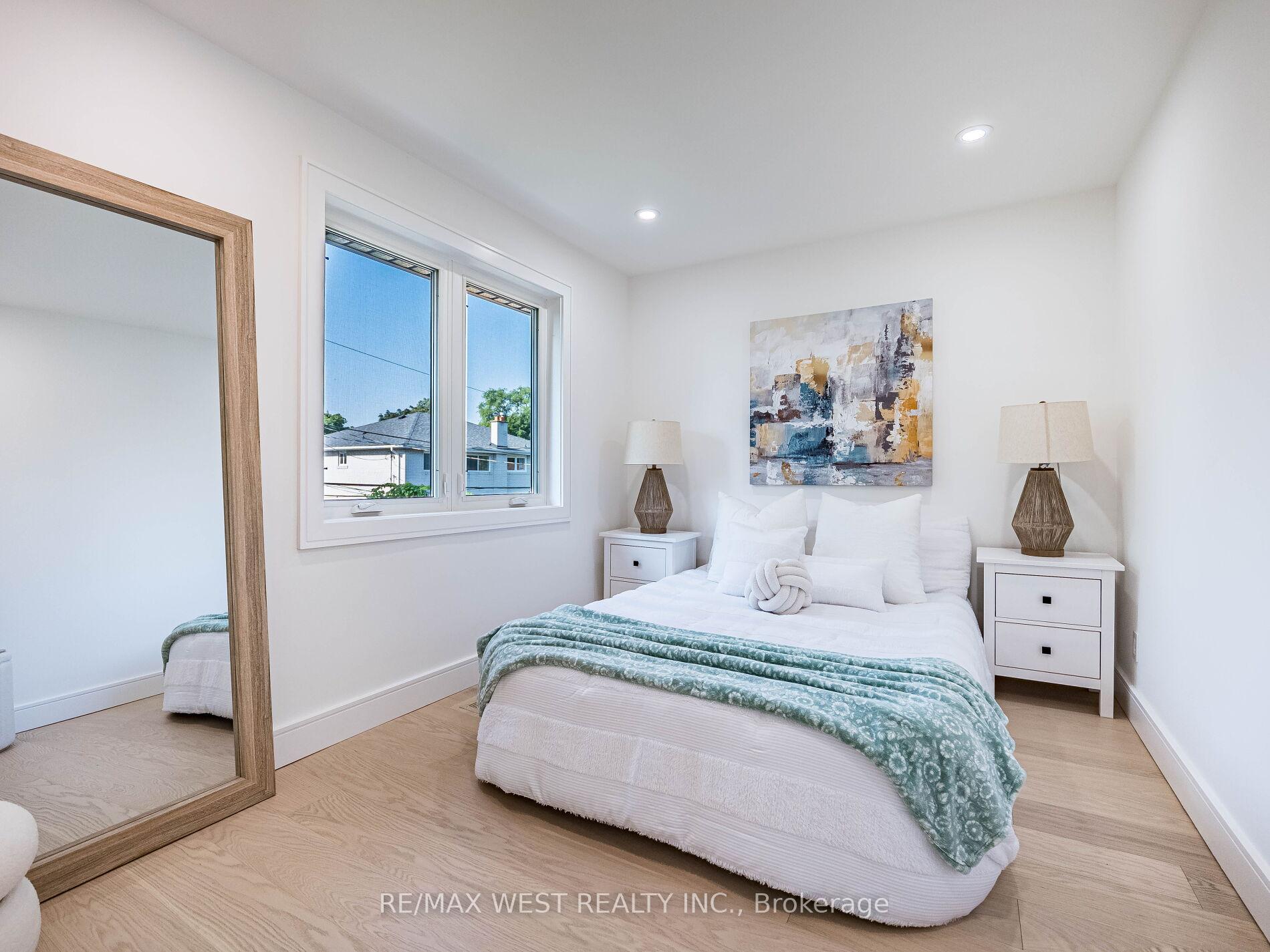 Photo 12 of 41 Ladbrooke Road, Etobicoke, Willowridge-Martingrove-Richview — HOMEH