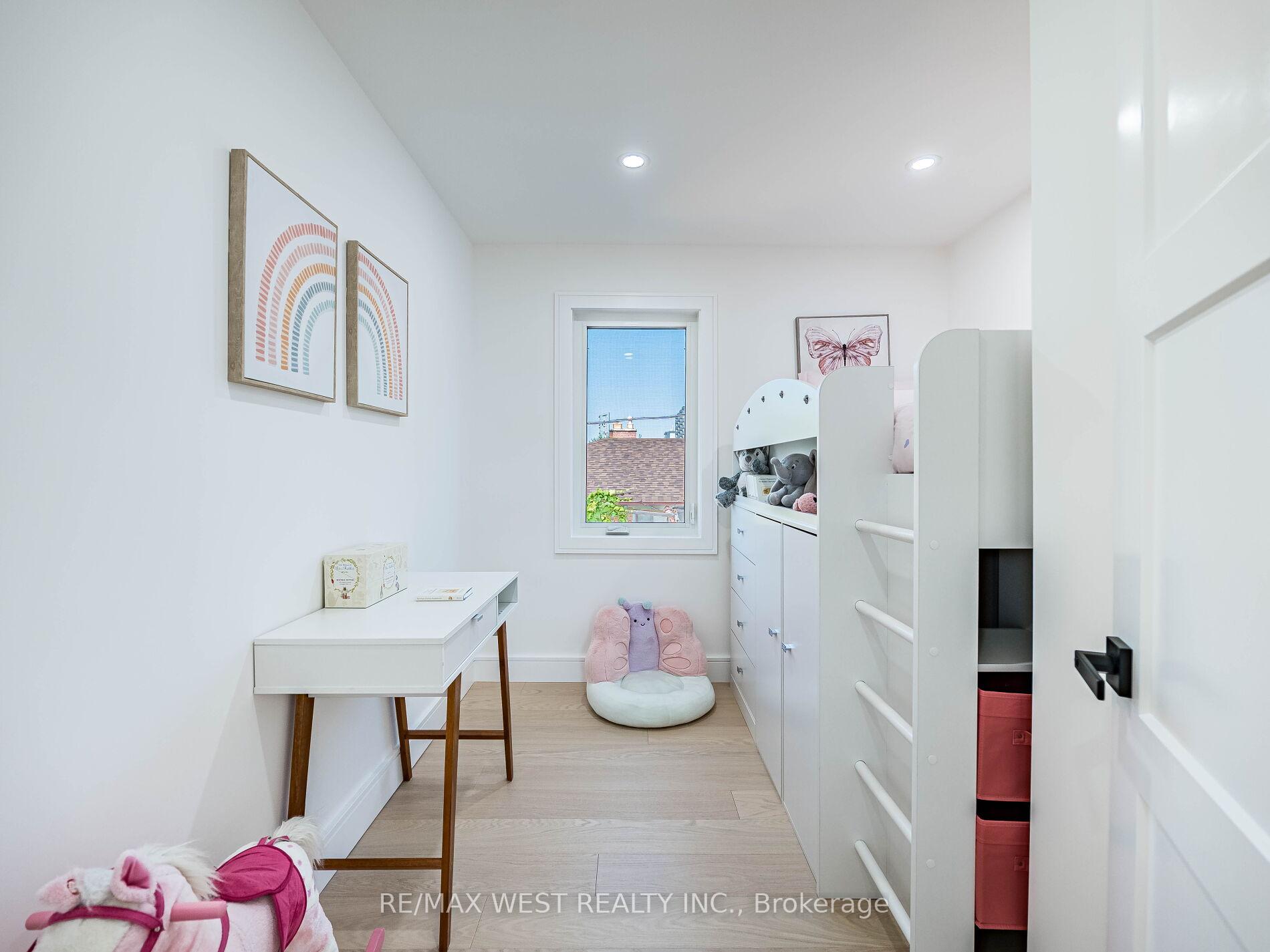 Photo 42 of 41 Ladbrooke Road, Etobicoke, Willowridge-Martingrove-Richview — HOMEH