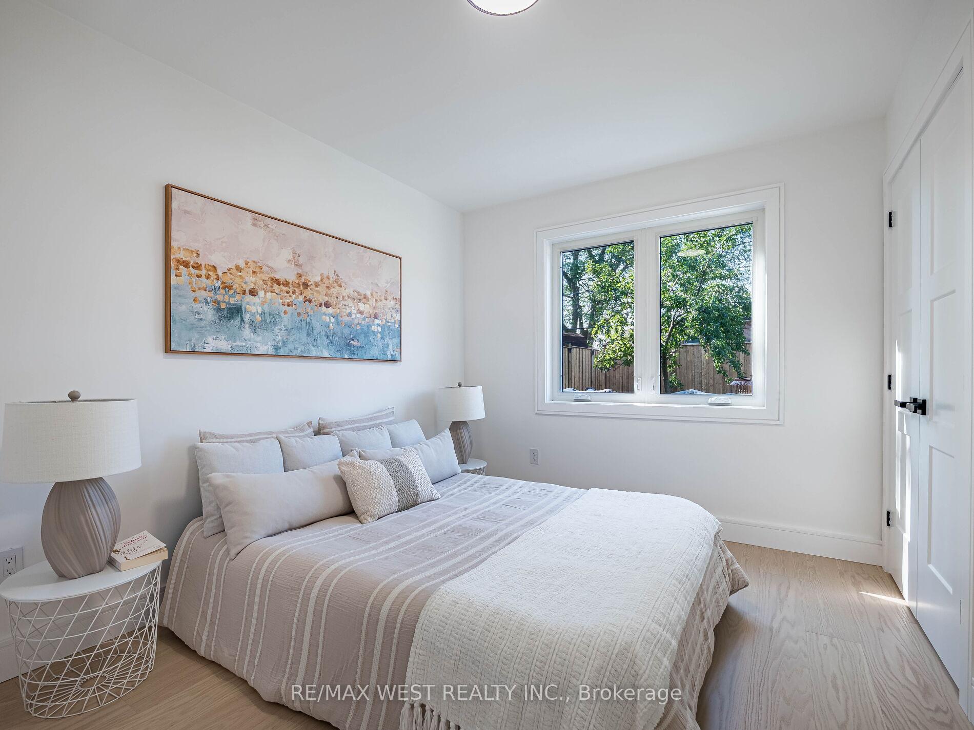 Photo 29 of 41 Ladbrooke Road, Etobicoke, Willowridge-Martingrove-Richview — HOMEH