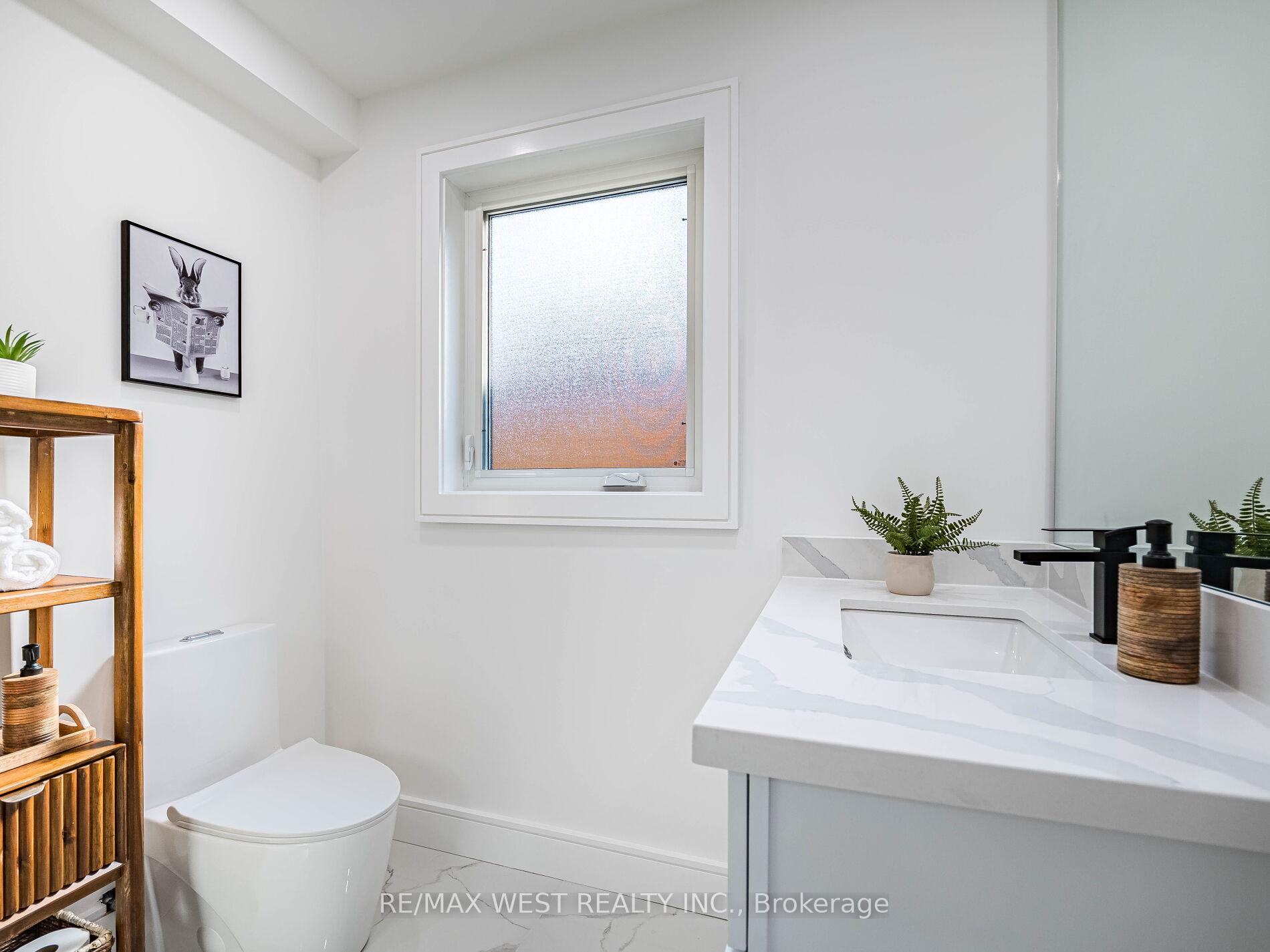 Photo 35 of 41 Ladbrooke Road, Etobicoke, Willowridge-Martingrove-Richview — HOMEH