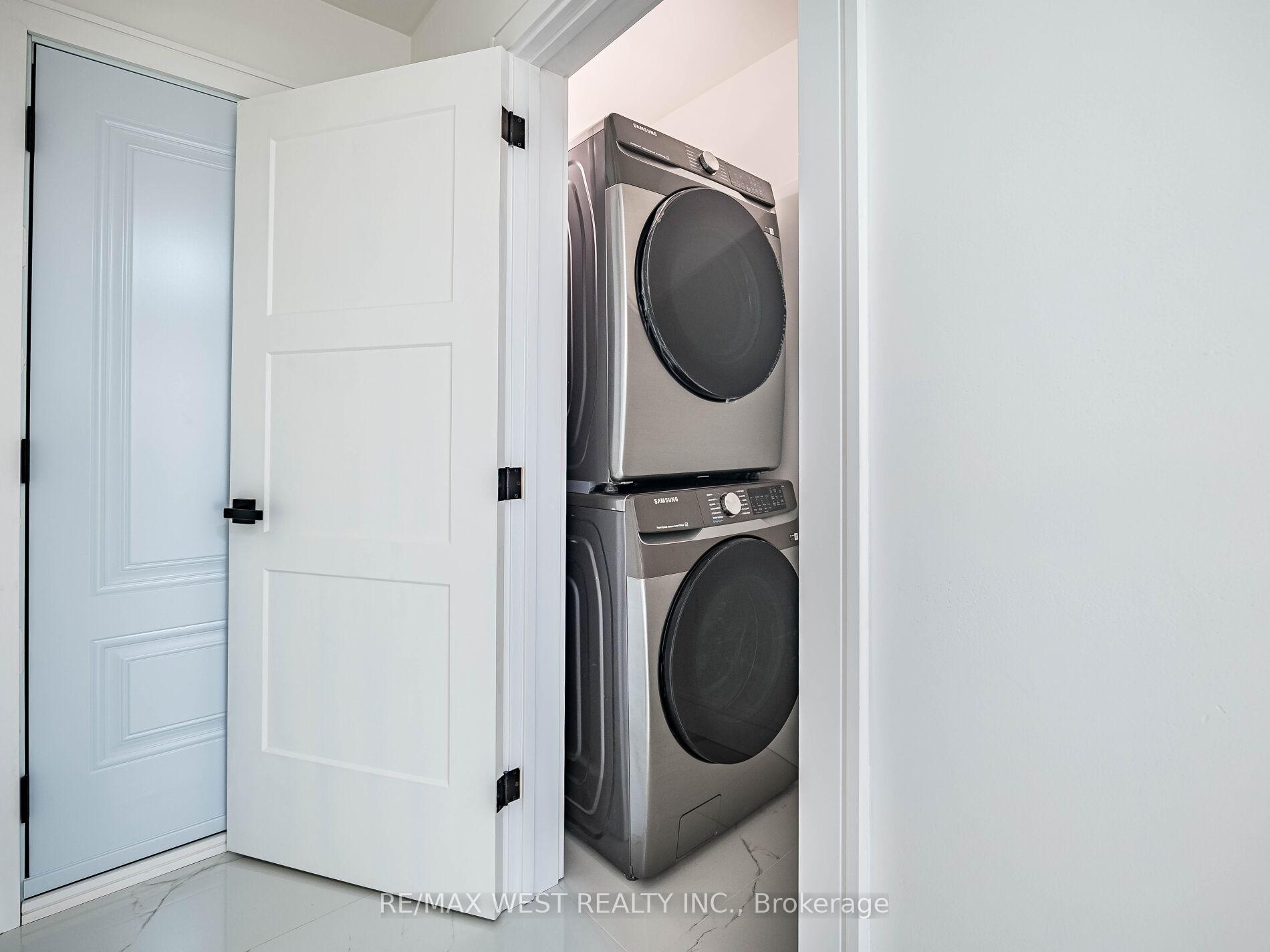 Photo 22 of 41 Ladbrooke Road, Etobicoke, Willowridge-Martingrove-Richview — HOMEH
