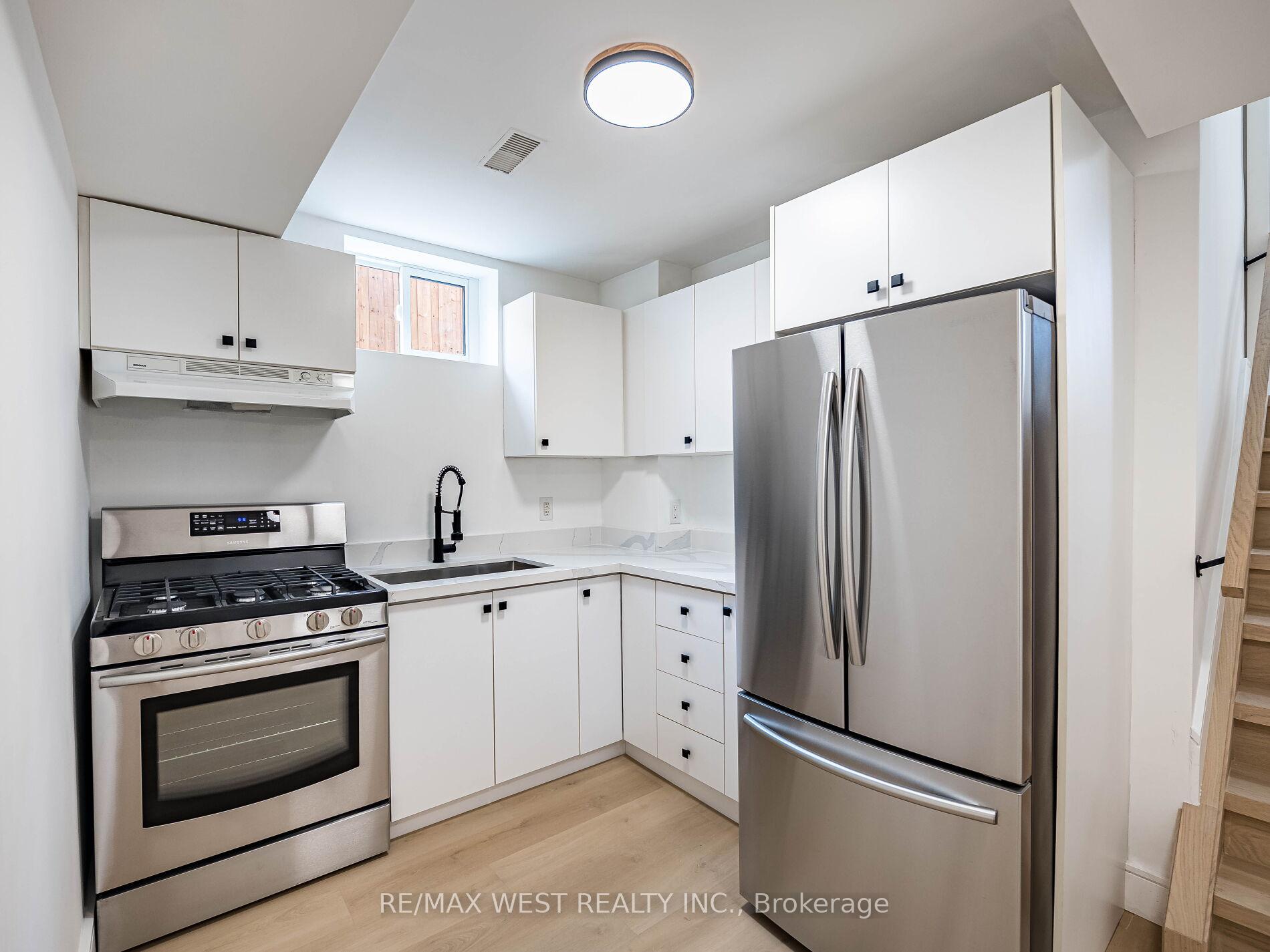 Photo 24 of 41 Ladbrooke Road, Etobicoke, Willowridge-Martingrove-Richview — HOMEH