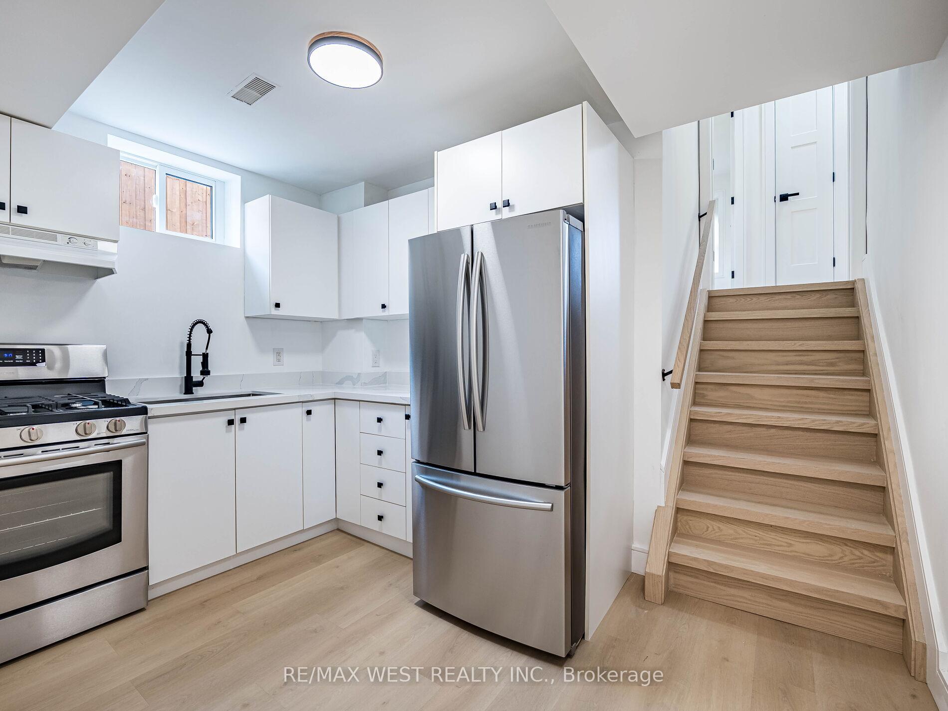 Photo 28 of 41 Ladbrooke Road, Etobicoke, Willowridge-Martingrove-Richview — HOMEH