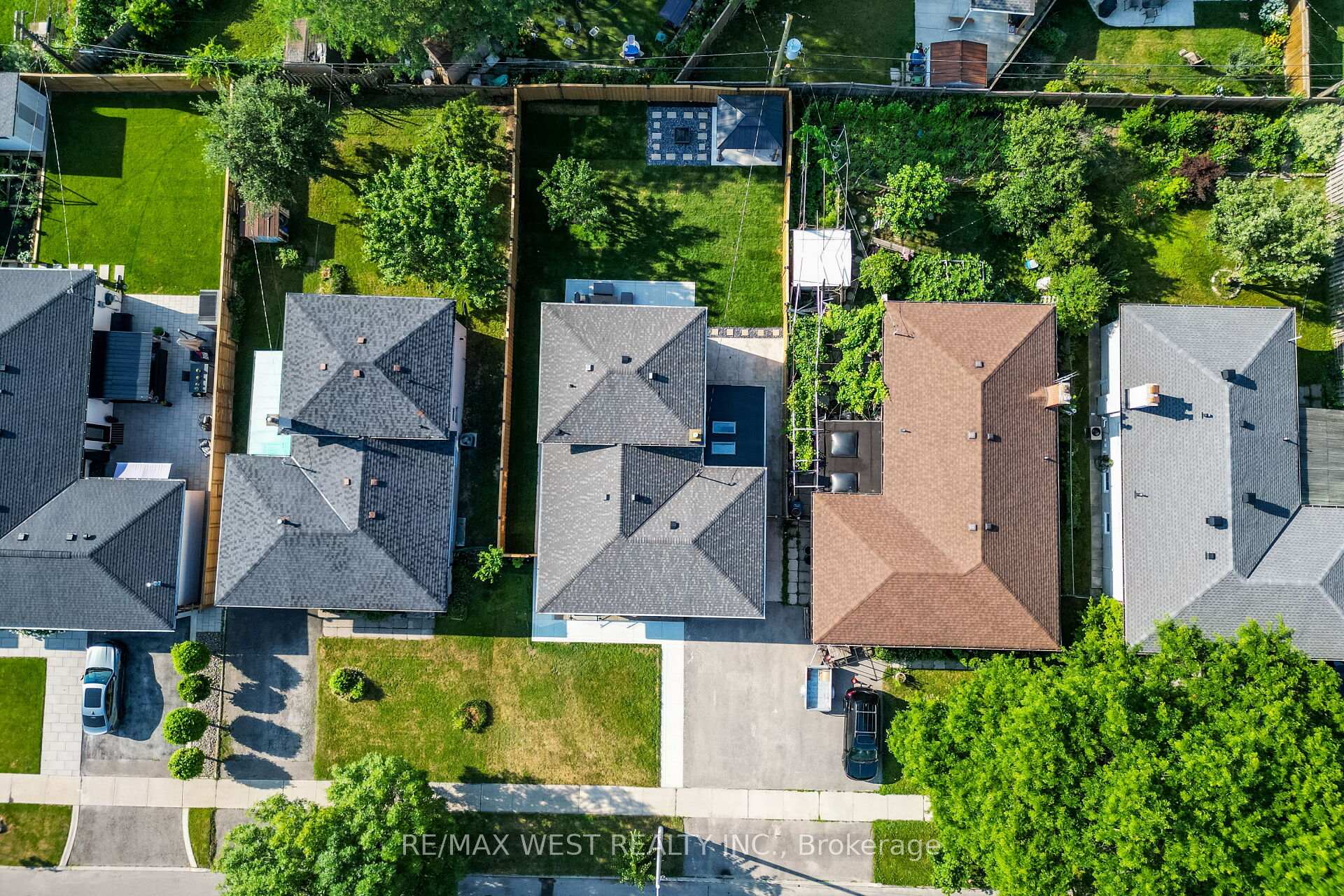 Photo 43 of 41 Ladbrooke Road, Etobicoke, Willowridge-Martingrove-Richview — HOMEH