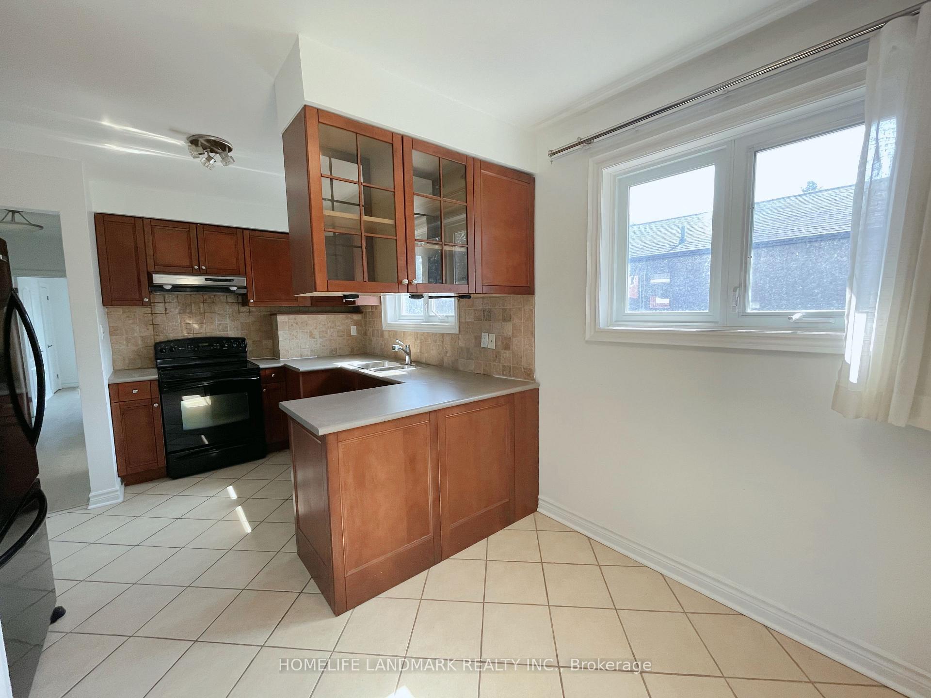 Photo 4 of 81 Celestine Drive, Etobicoke, Willowridge-Martingrove-Richview — HOMEH