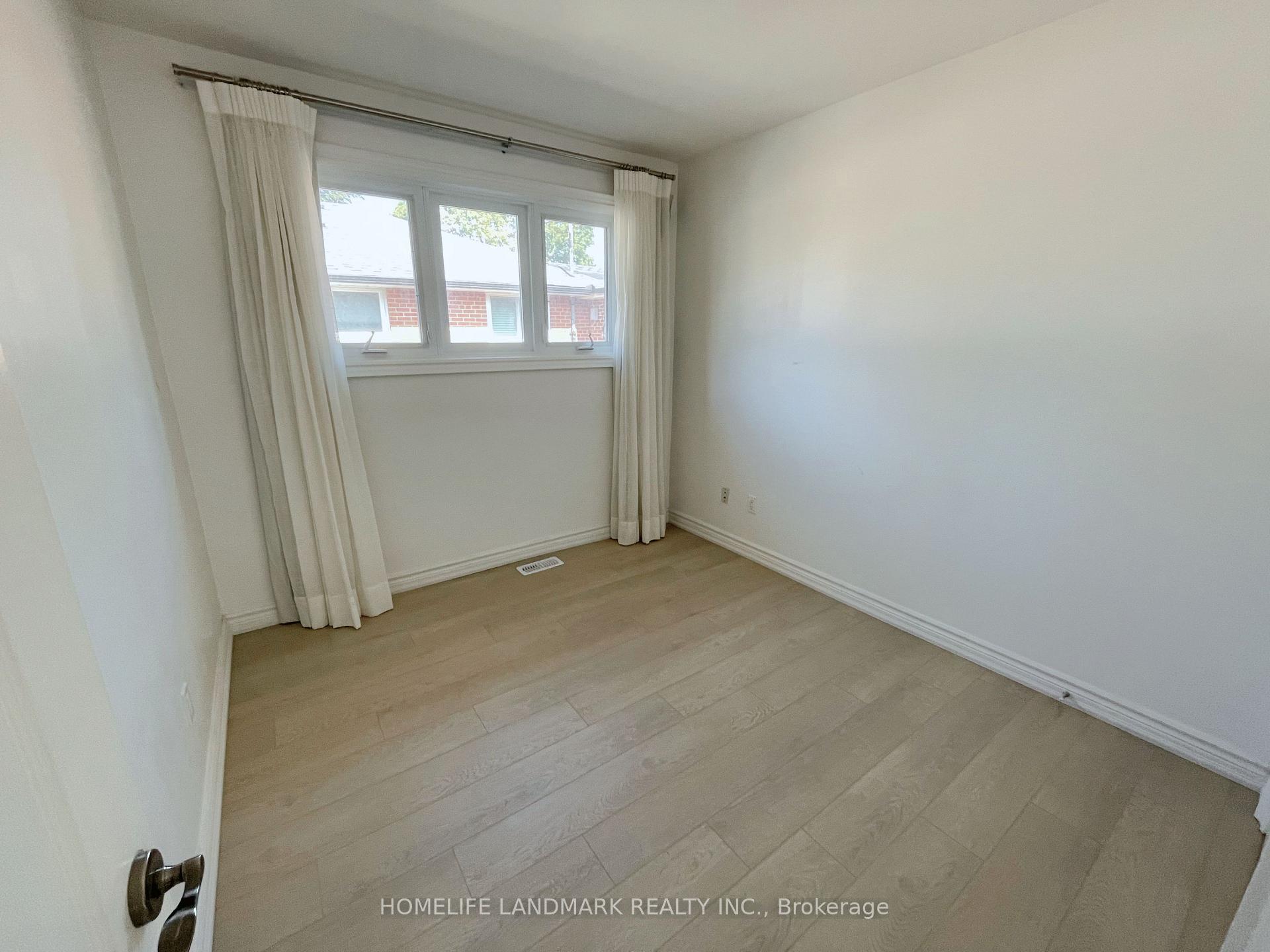 Photo 11 of 81 Celestine Drive, Etobicoke, Willowridge-Martingrove-Richview — HOMEH
