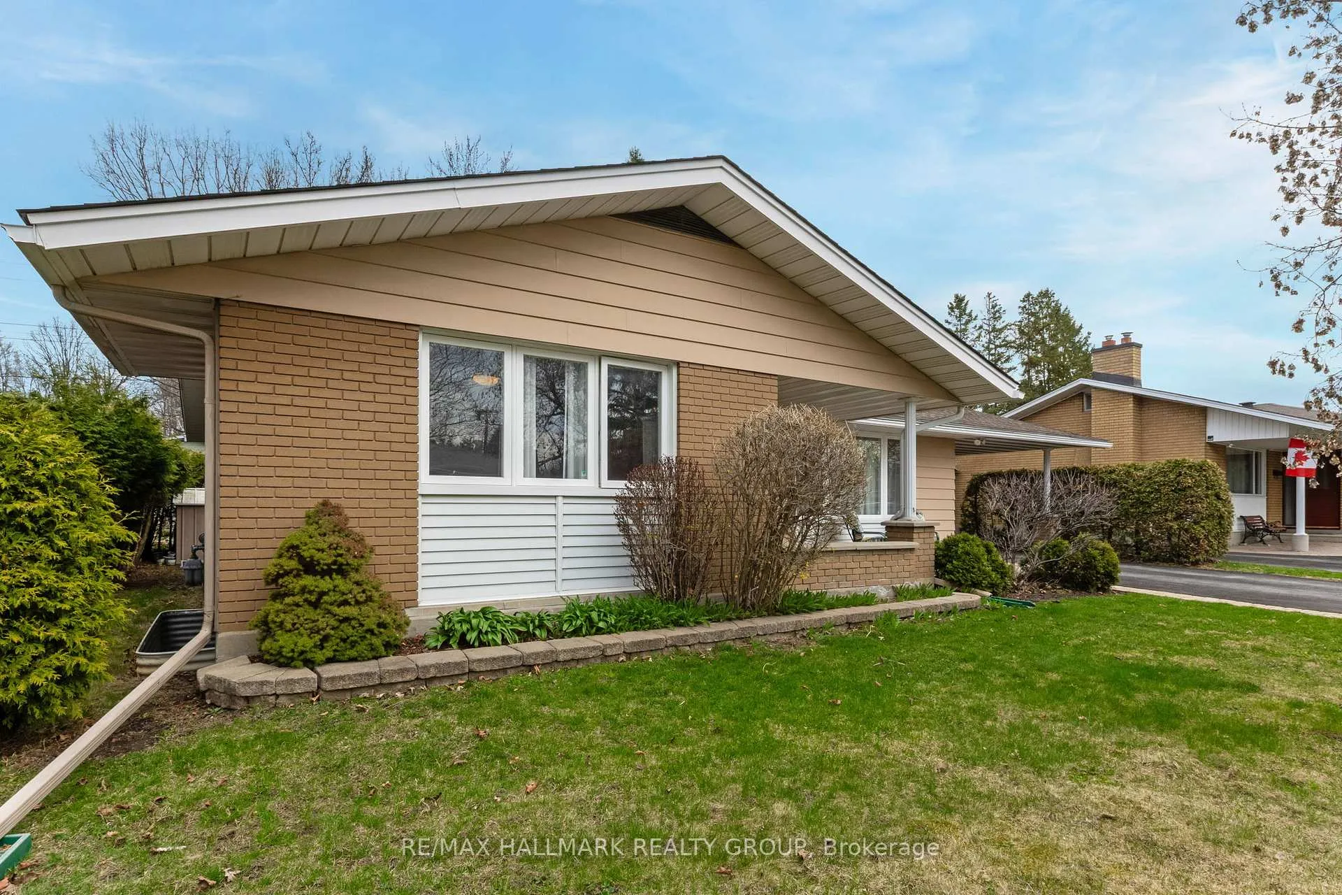 Photo 58 of 1055 Wiseman Crescent, Ottawa, Riverside Park — HOMEH
