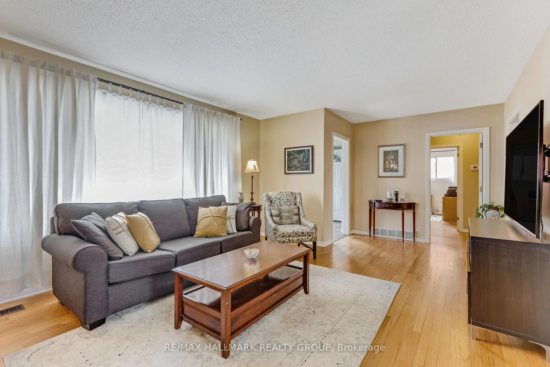 Photo 130 of 1055 Wiseman Crescent, Ottawa, Riverside Park — HOMEH
