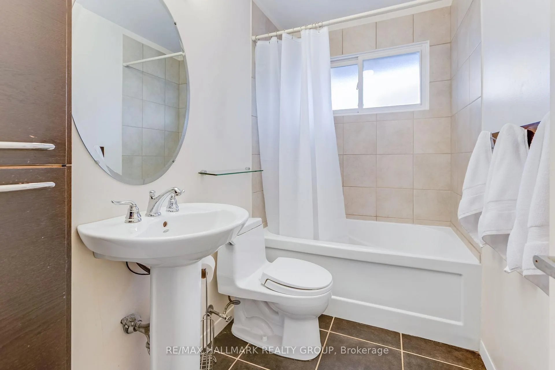 Photo 377 of 1055 Wiseman Crescent, Ottawa, Riverside Park — HOMEH