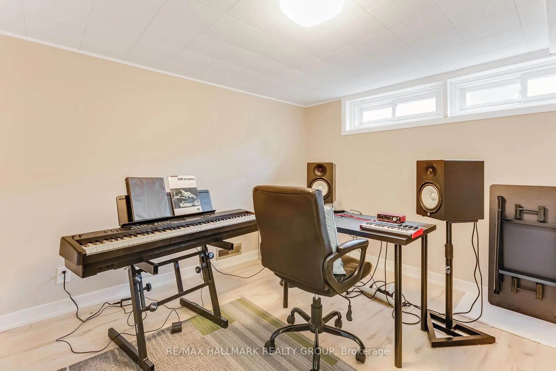 Photo 456 of 1055 Wiseman Crescent, Ottawa, Riverside Park — HOMEH