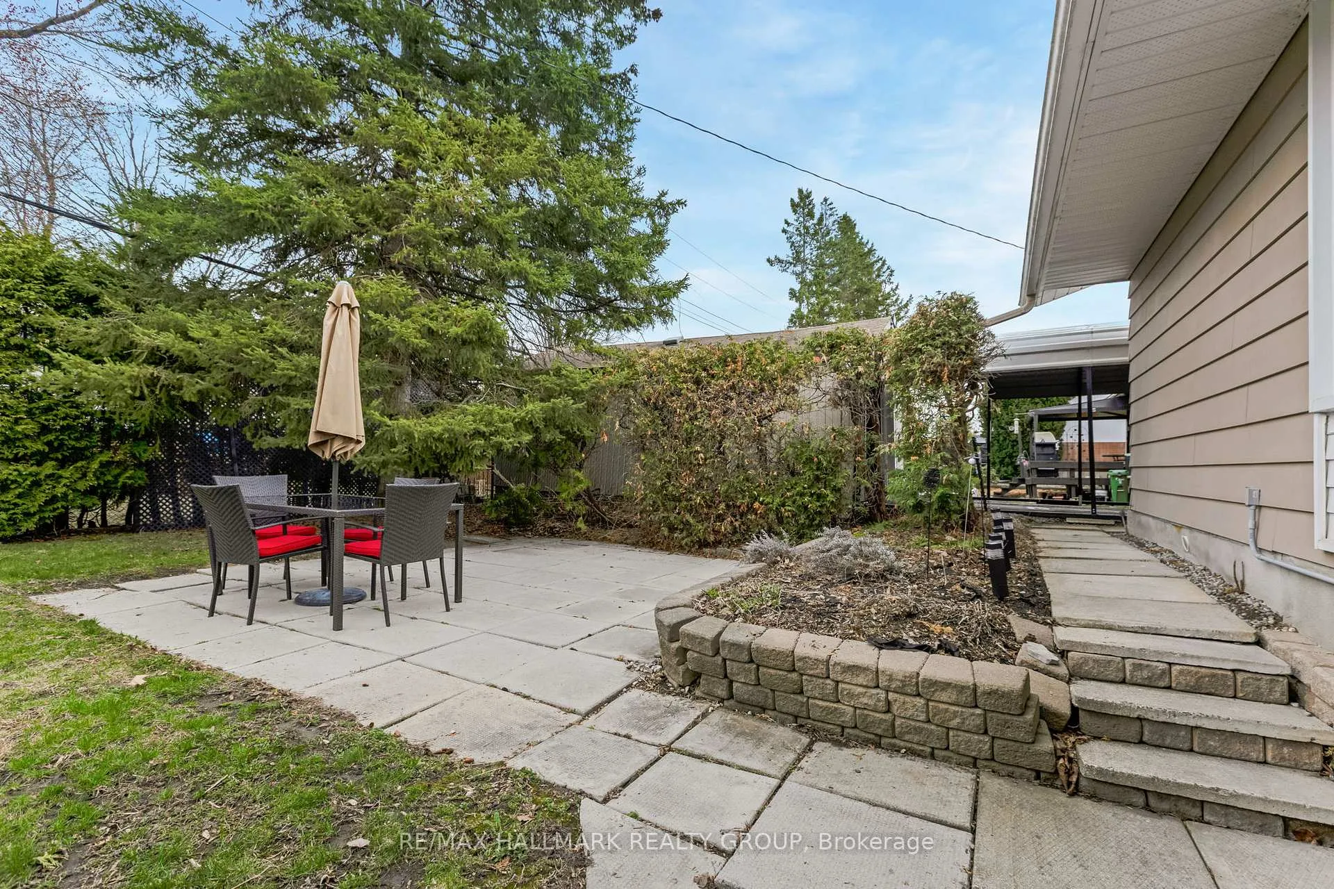 Photo 541 of 1055 Wiseman Crescent, Ottawa, Riverside Park — HOMEH