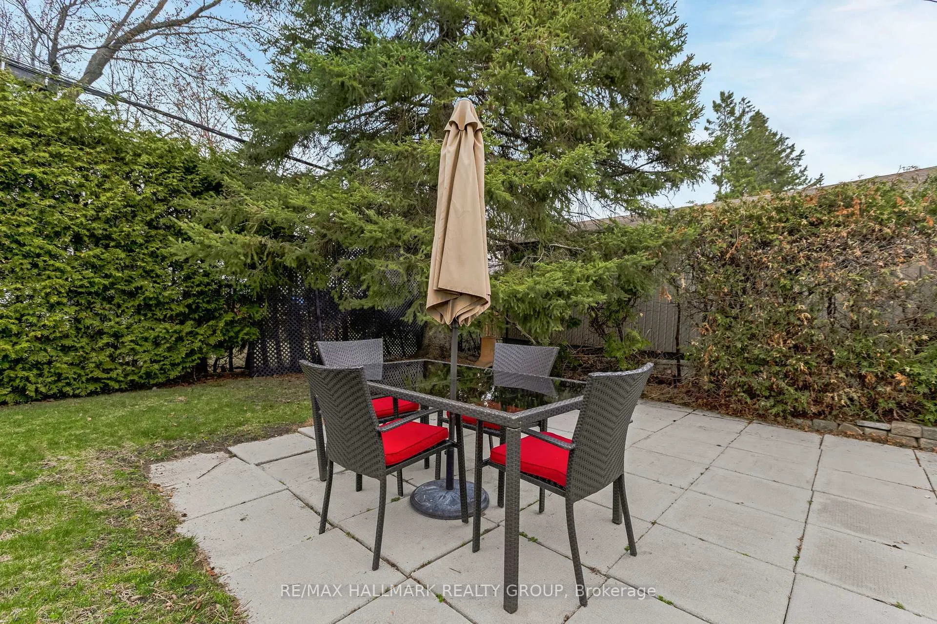 Photo 585 of 1055 Wiseman Crescent, Ottawa, Riverside Park — HOMEH
