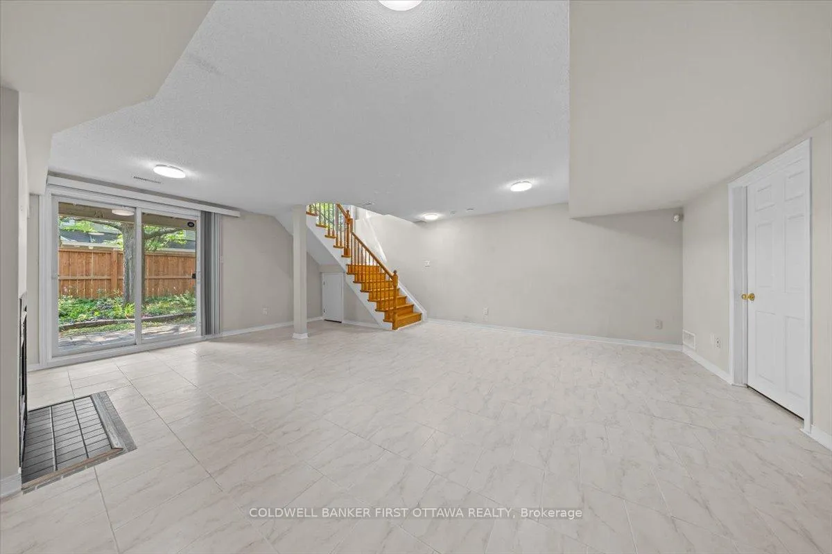 Photo 371 of 18 Maxton Private, Ottawa, Beacon Hill South — HOMEH