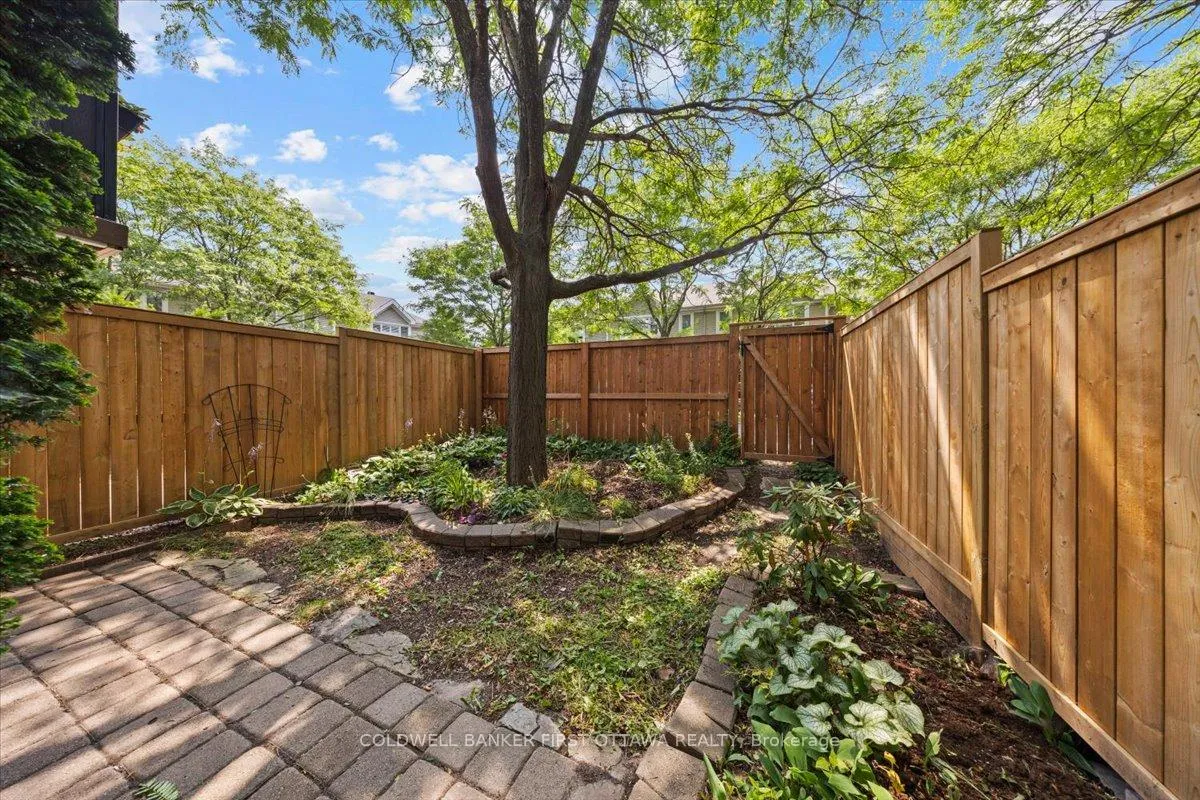 Photo 635 of 18 Maxton Private, Ottawa, Beacon Hill South — HOMEH