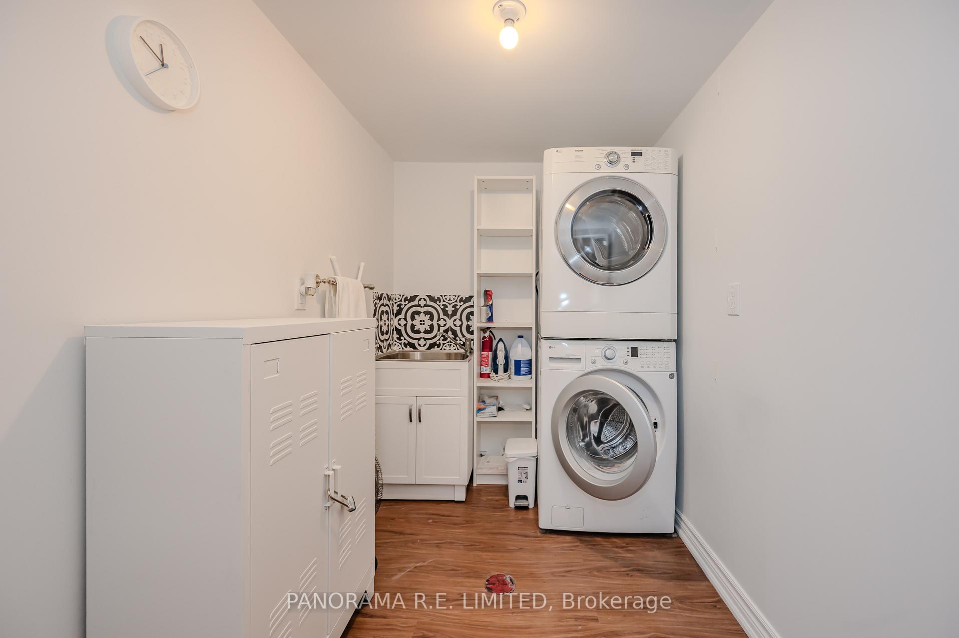 Photo 7 of Unit 1, 12 Arkley Crescent, Etobicoke, Willowridge-Martingrove-Richview — HOMEH