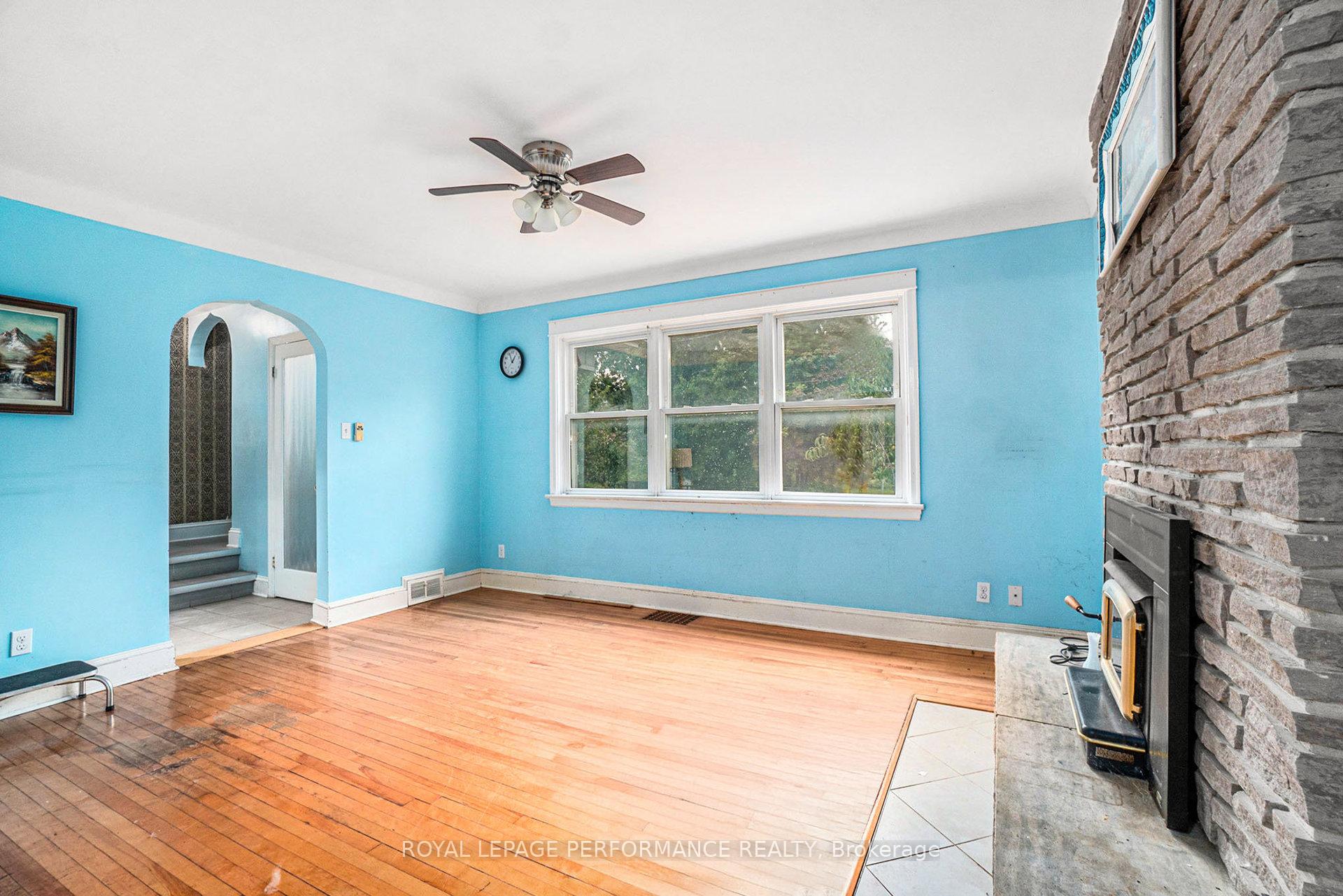 Photo 4 of 223 Carleton Avenue, Ottawa, Ottawa West/Tunneys Pasture — HOMEH