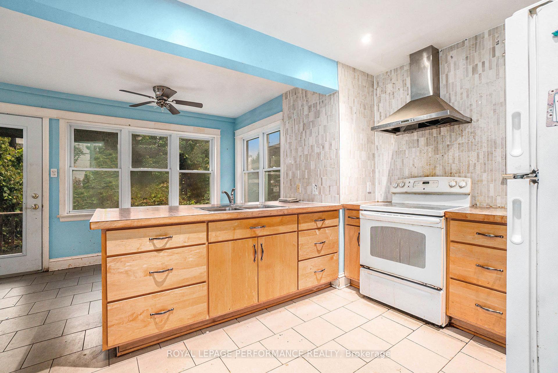 Photo 11 of 223 Carleton Avenue, Ottawa, Ottawa West/Tunneys Pasture — HOMEH