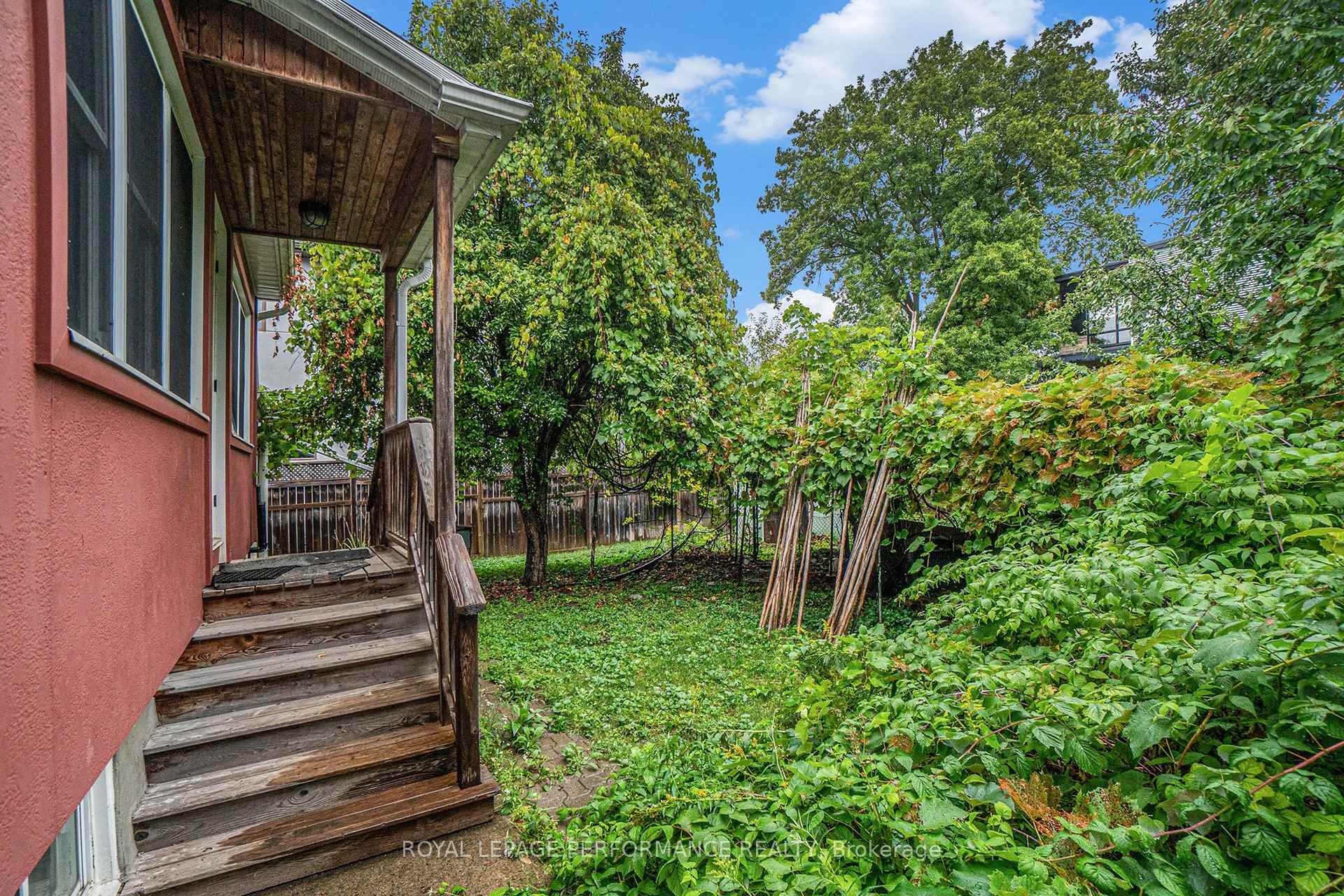 Photo 22 of 223 Carleton Avenue, Ottawa, Ottawa West/Tunneys Pasture — HOMEH