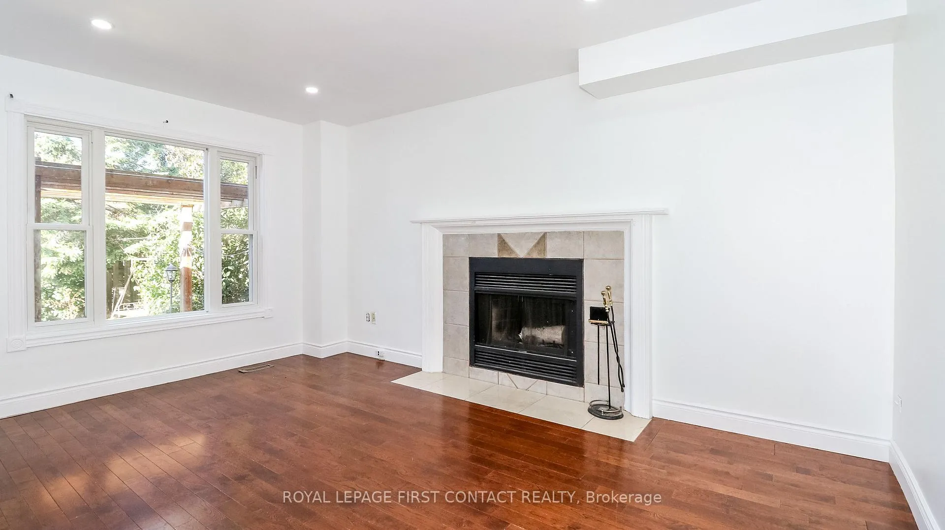 Photo 11 of 194 Kozlov Street, Barrie, West Bayfield — HOMEH