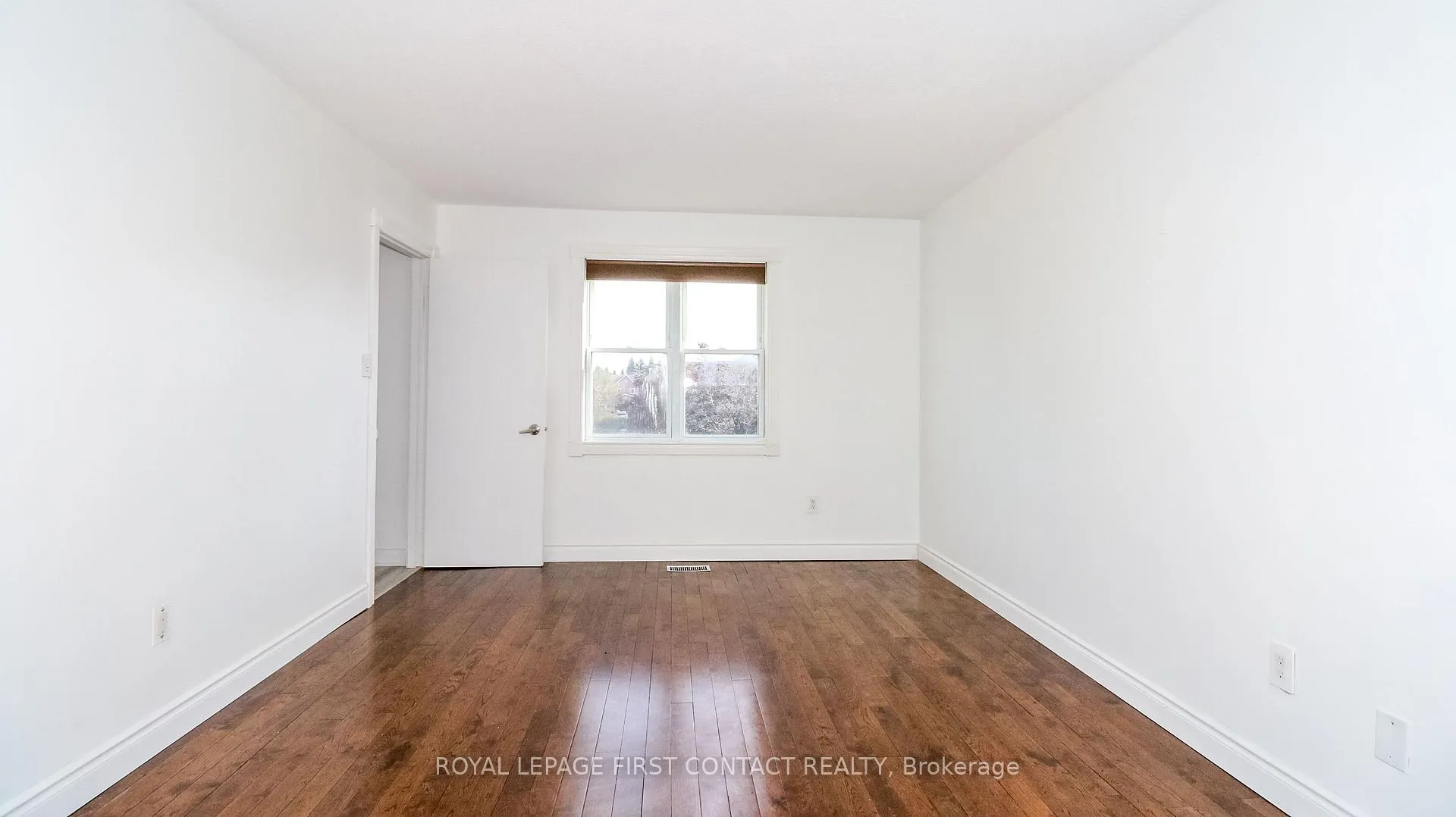 Photo 21 of 194 Kozlov Street, Barrie, West Bayfield — HOMEH