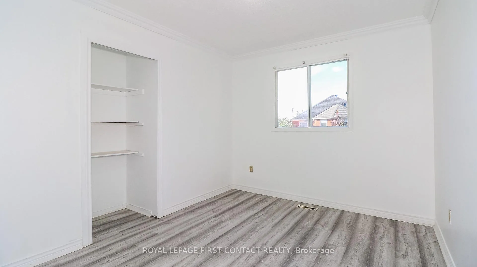 Photo 25 of 194 Kozlov Street, Barrie, West Bayfield — HOMEH