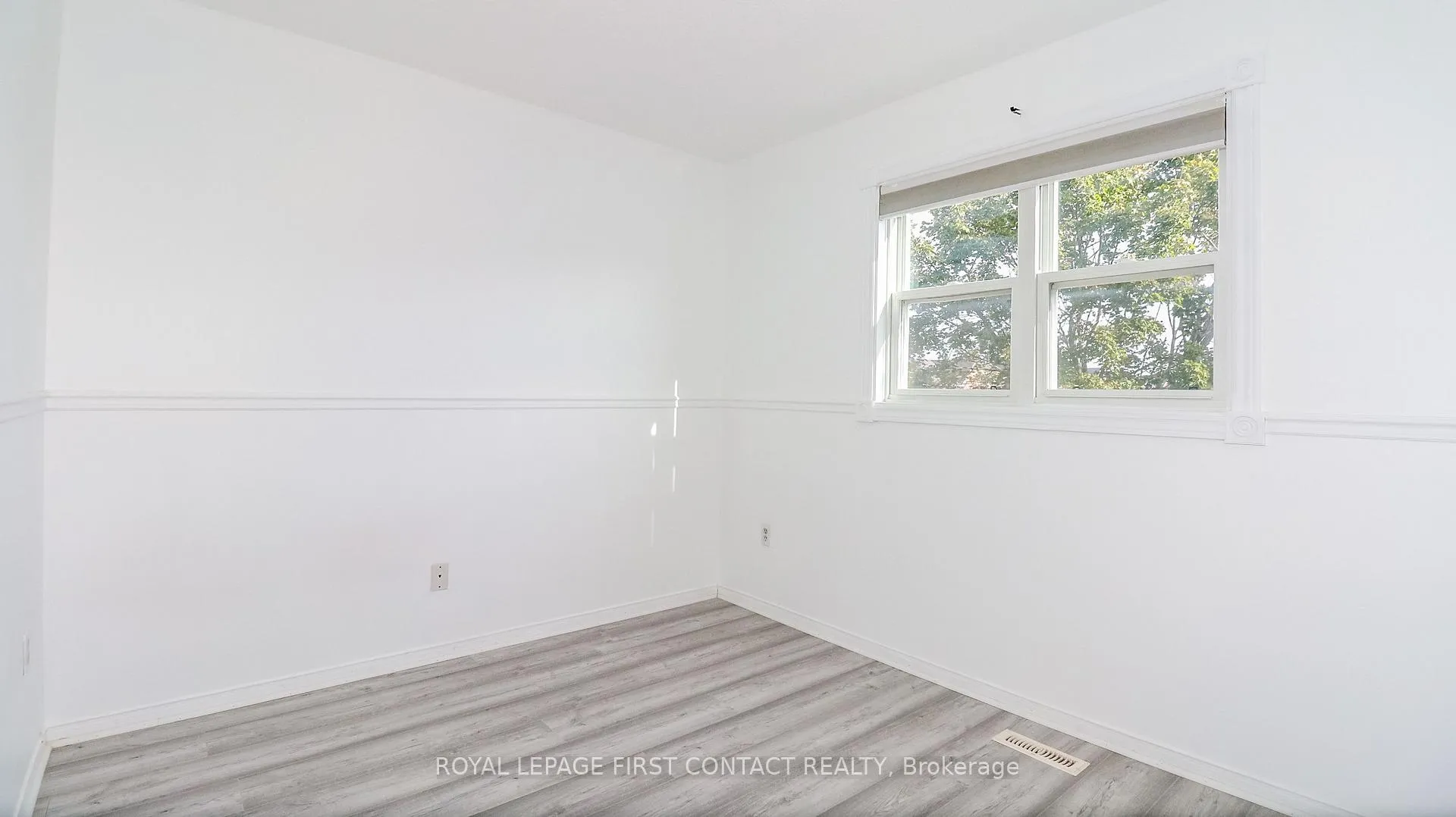 Photo 28 of 194 Kozlov Street, Barrie, West Bayfield — HOMEH