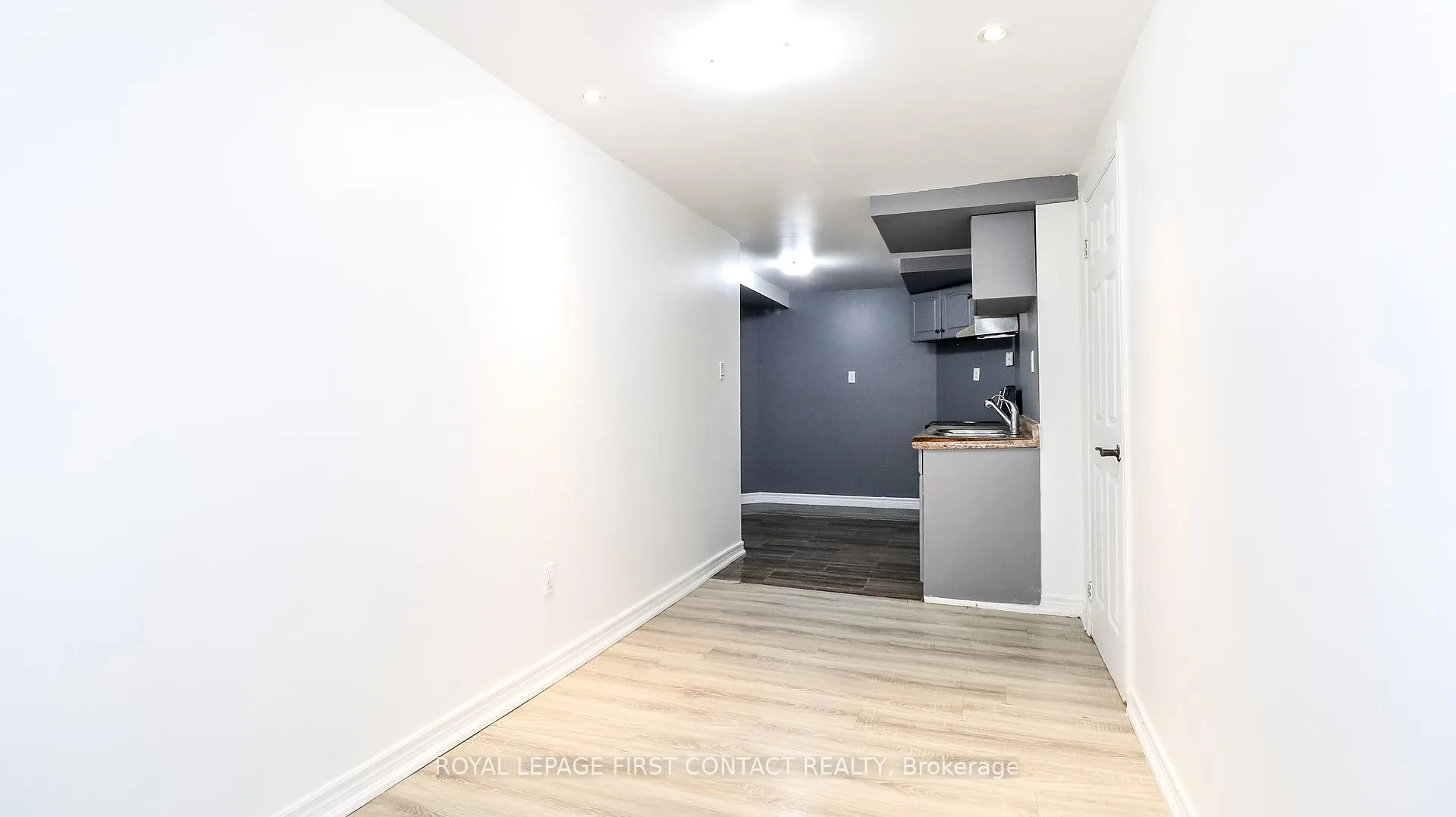 Photo 32 of 194 Kozlov Street, Barrie, West Bayfield — HOMEH