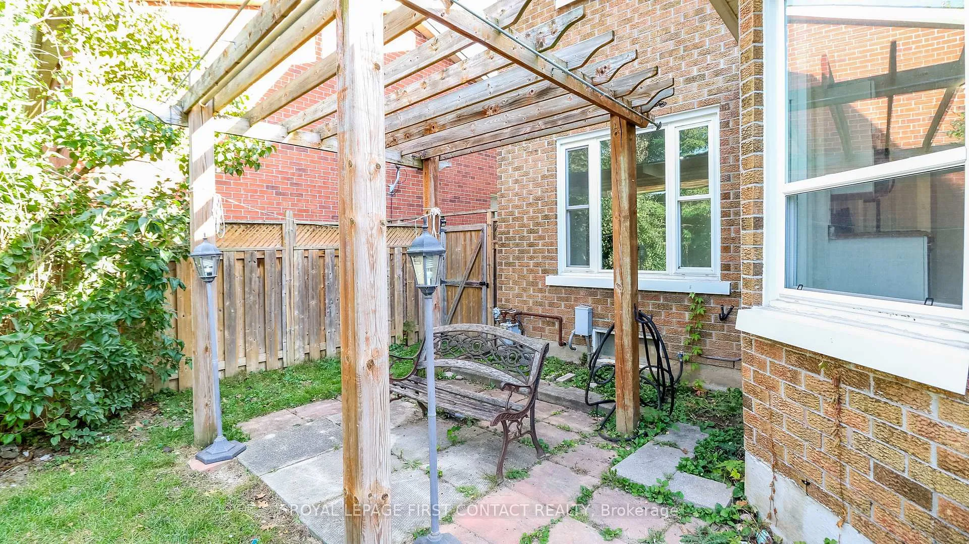 Photo 45 of 194 Kozlov Street, Barrie, West Bayfield — HOMEH