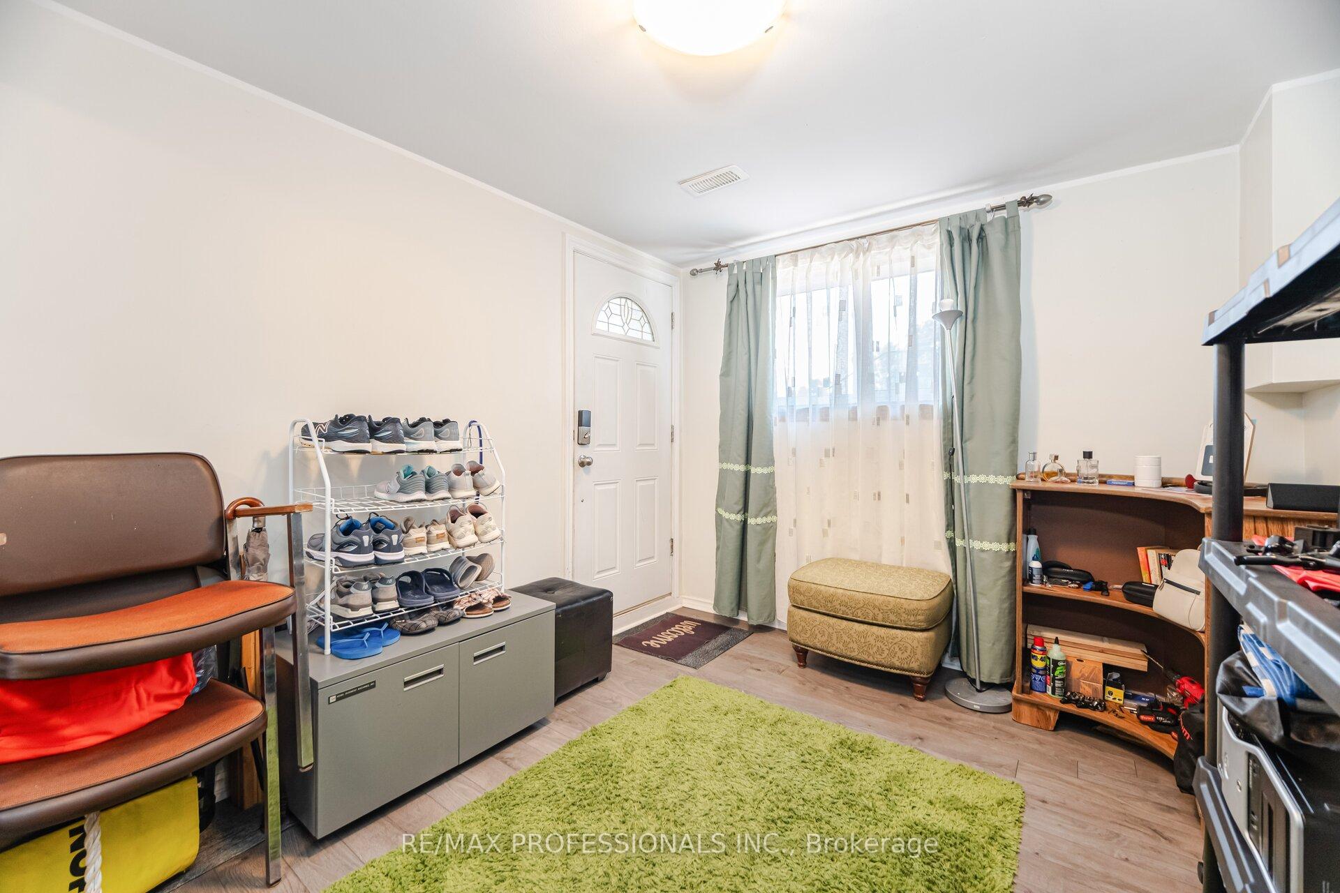 Photo 20 of 1549 Royal York Road, Etobicoke, Humber Heights — HOMEH