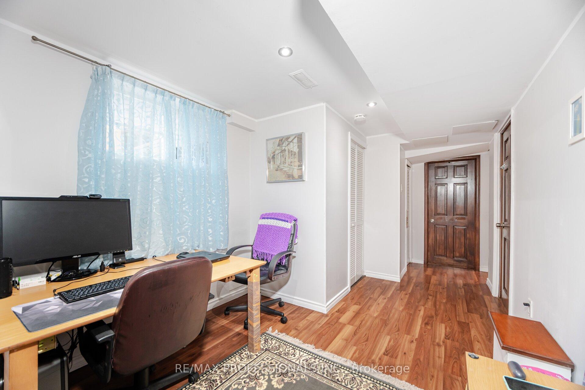 Photo 21 of 1549 Royal York Road, Etobicoke, Humber Heights — HOMEH