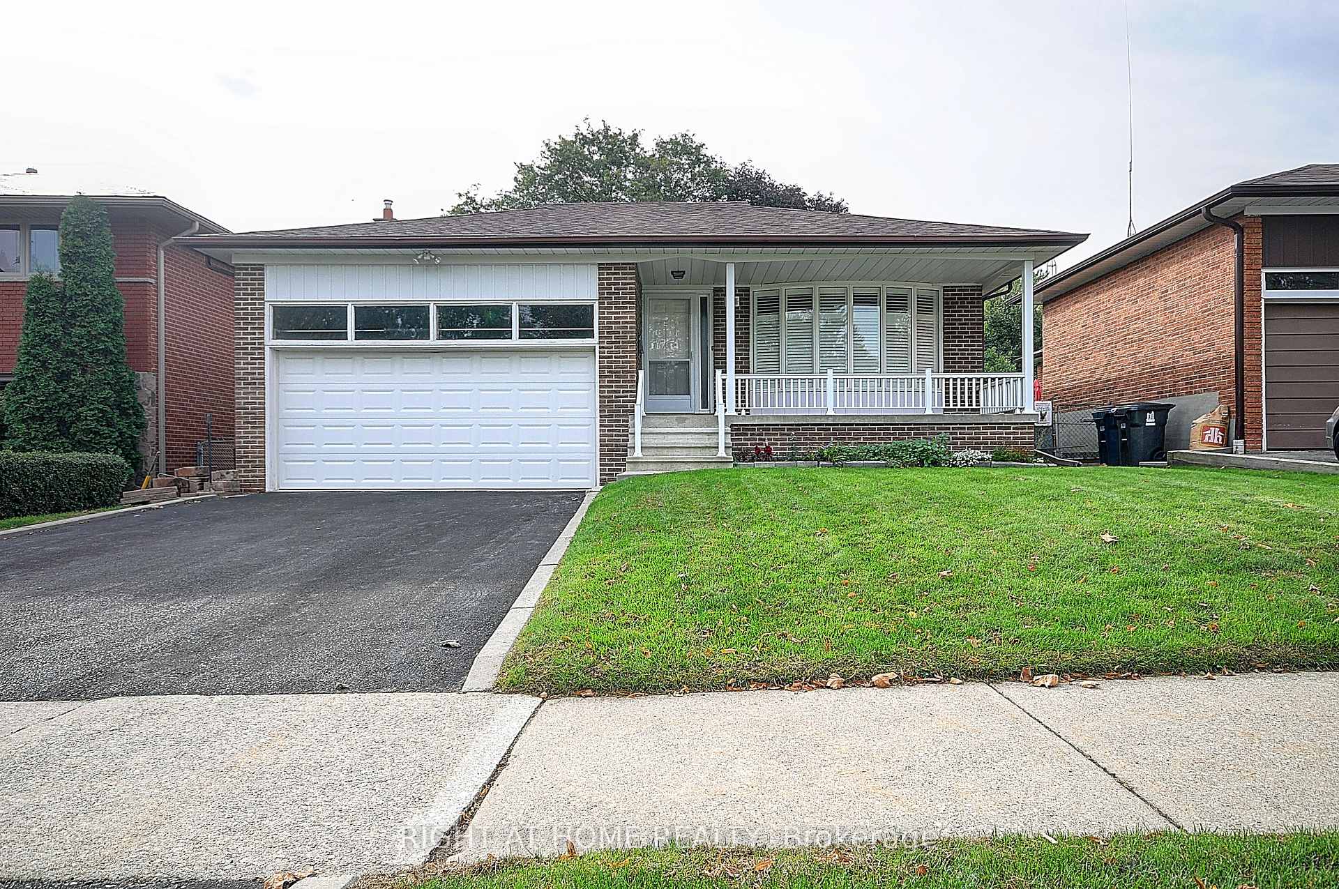 Photo 1 of 43 Hamptonbrook Drive, Etobicoke, Willowridge-Martingrove-Richview — HOMEH