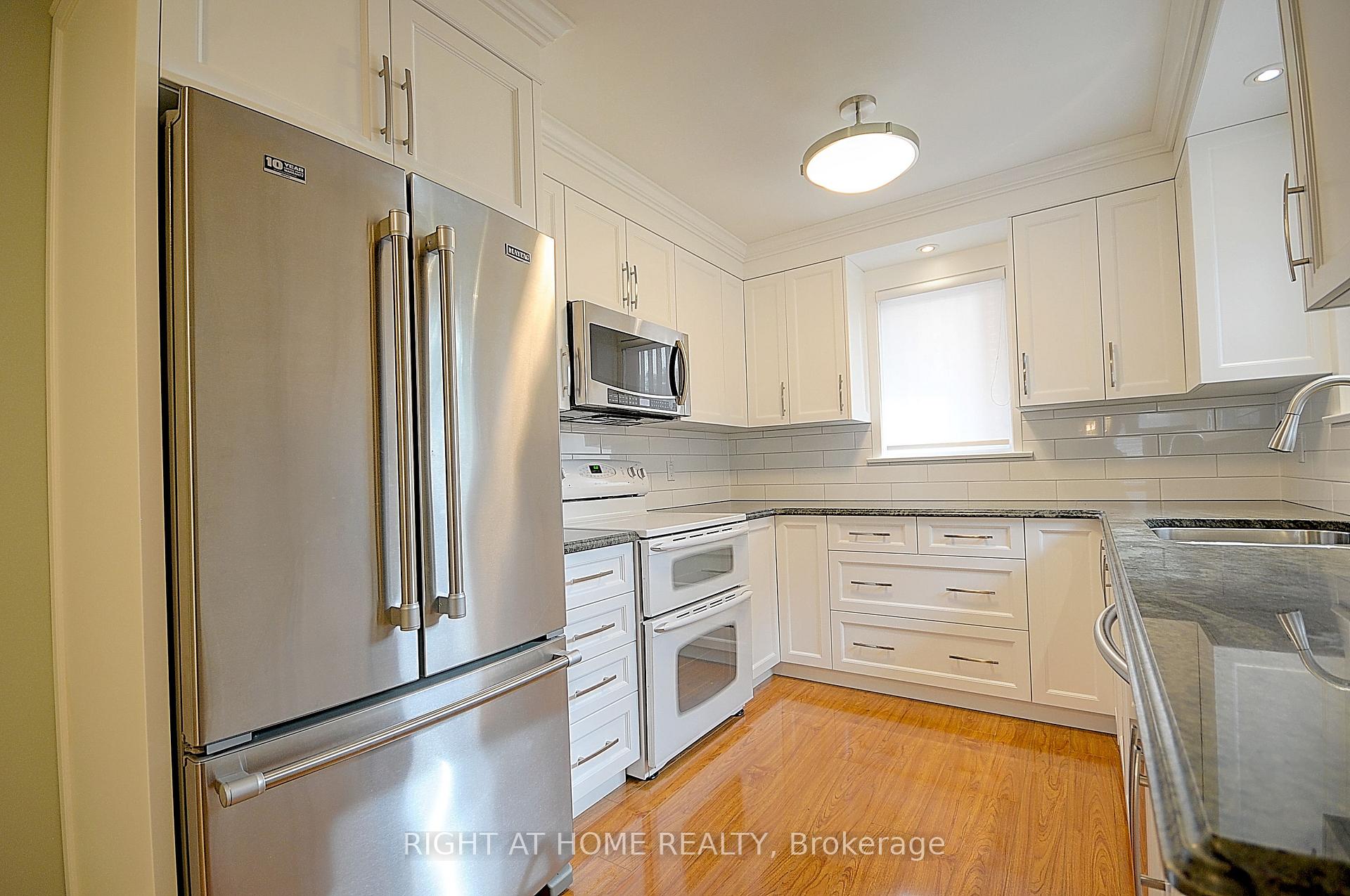 Photo 5 of 43 Hamptonbrook Drive, Etobicoke, Willowridge-Martingrove-Richview — HOMEH