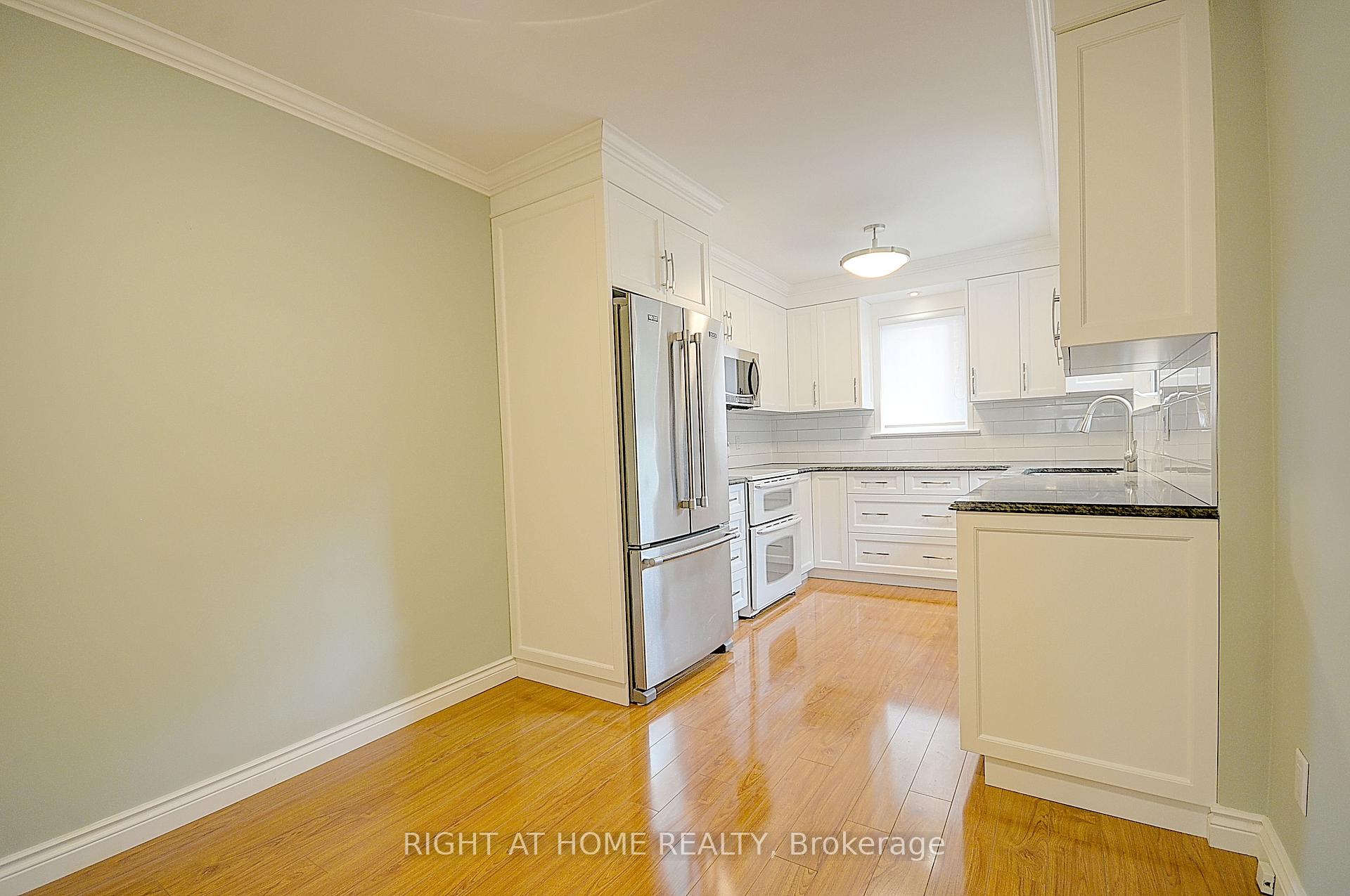 Photo 6 of 43 Hamptonbrook Drive, Etobicoke, Willowridge-Martingrove-Richview — HOMEH