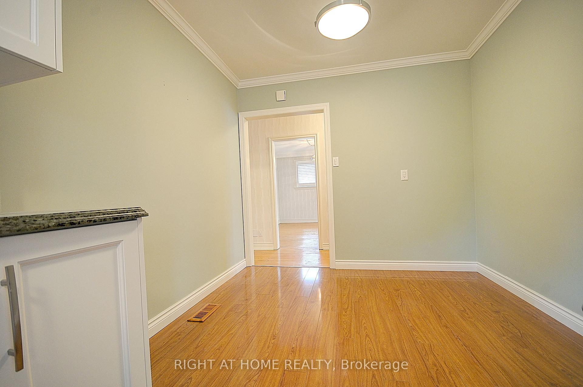Photo 8 of 43 Hamptonbrook Drive, Etobicoke, Willowridge-Martingrove-Richview — HOMEH