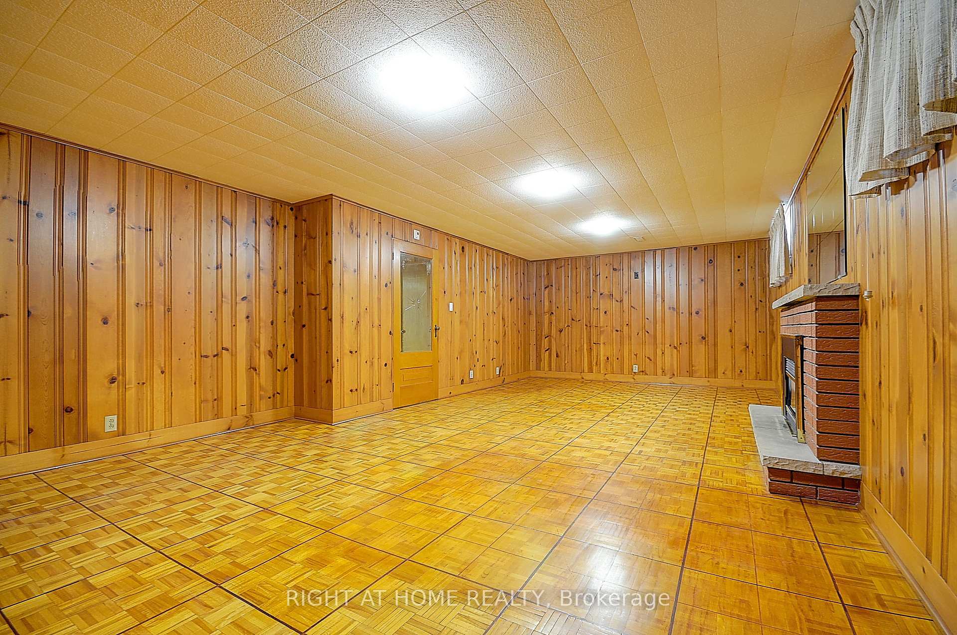 Photo 18 of 43 Hamptonbrook Drive, Etobicoke, Willowridge-Martingrove-Richview — HOMEH