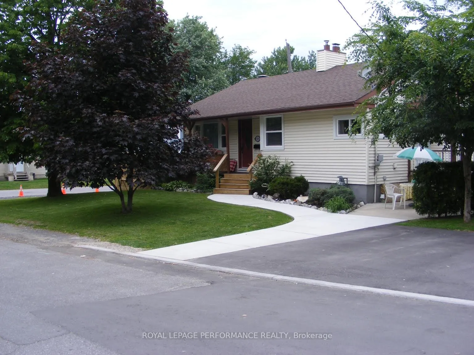 Photo 9 of 1125 Rockingham Avenue, Ottawa, Billings Bridge — HOMEH