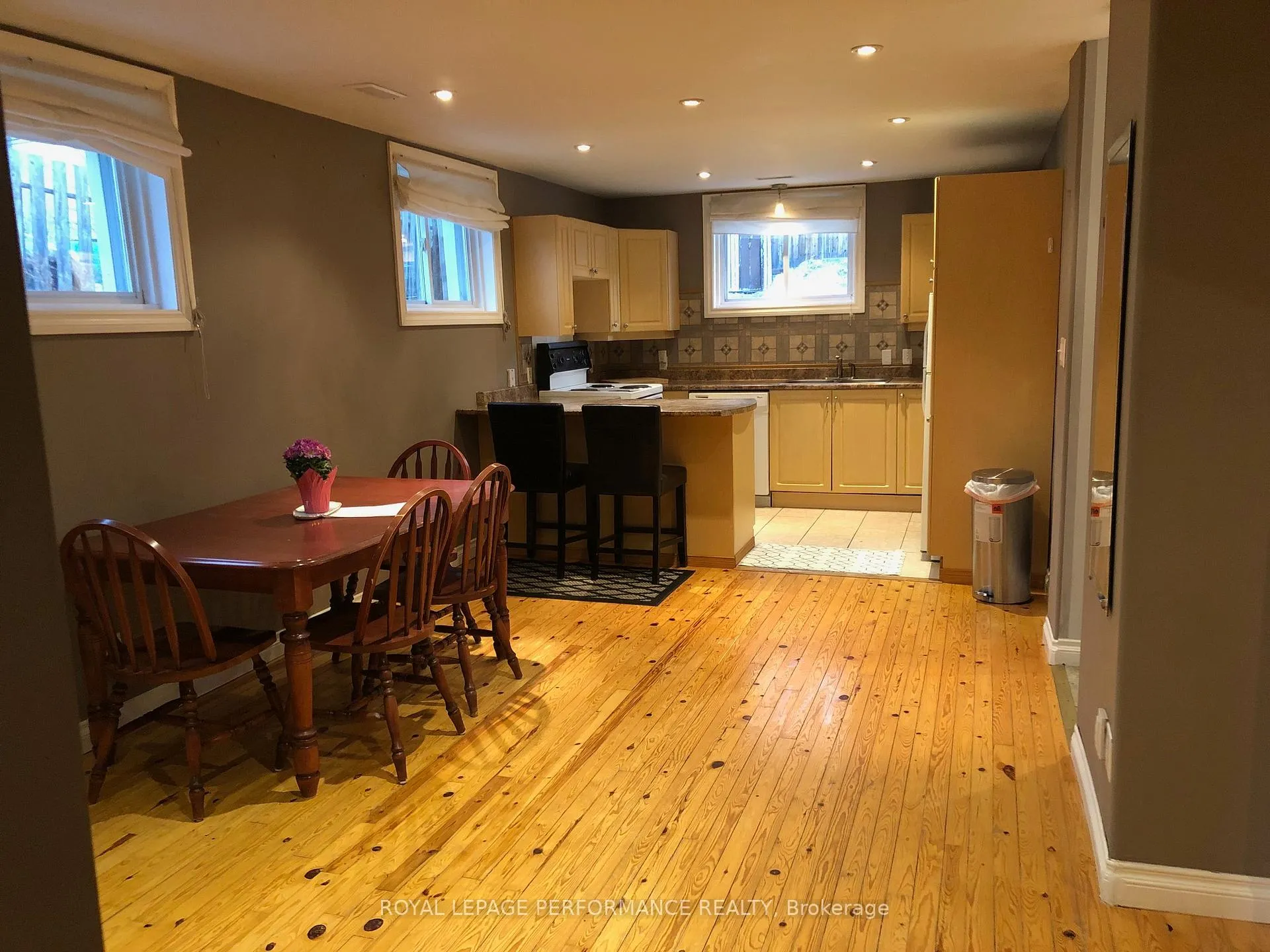Photo 428 of 1125 Rockingham Avenue, Ottawa, Billings Bridge — HOMEH