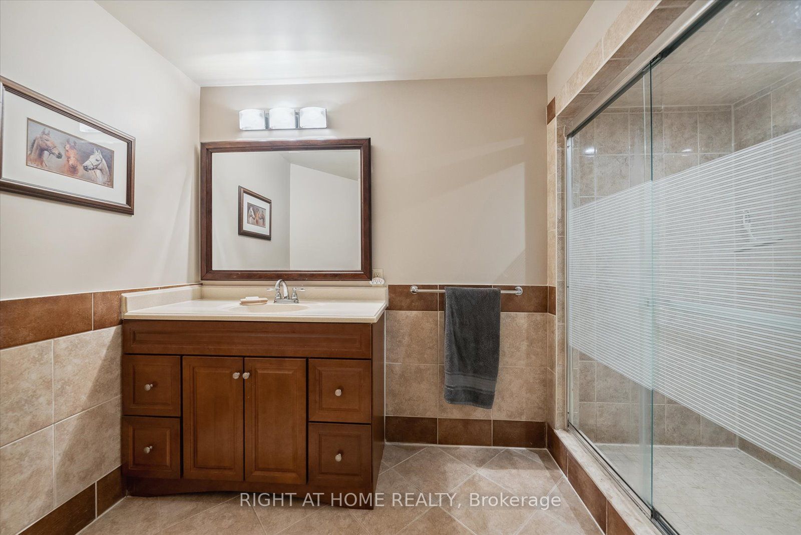 Photo 66 of 132 Hollandview Trail, Aurora, Bayview Wellington — HOMEH