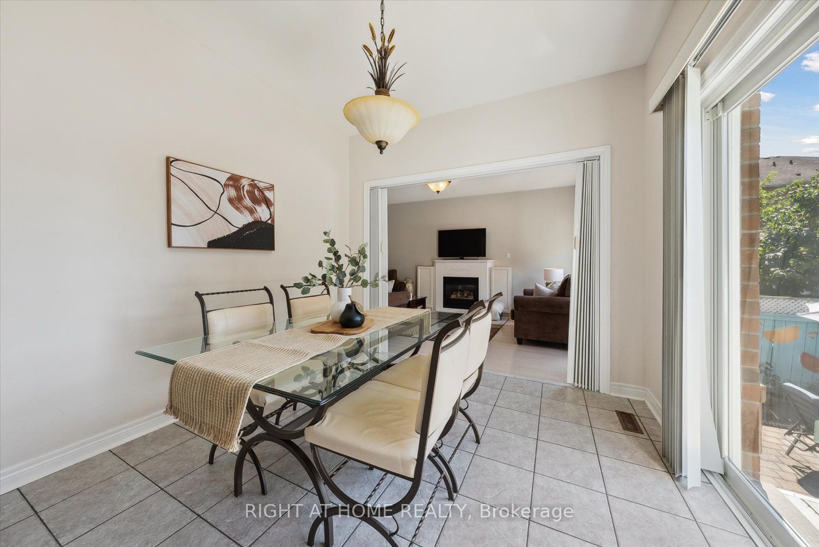 Photo 43 of 132 Hollandview Trail, Aurora, Bayview Wellington — HOMEH