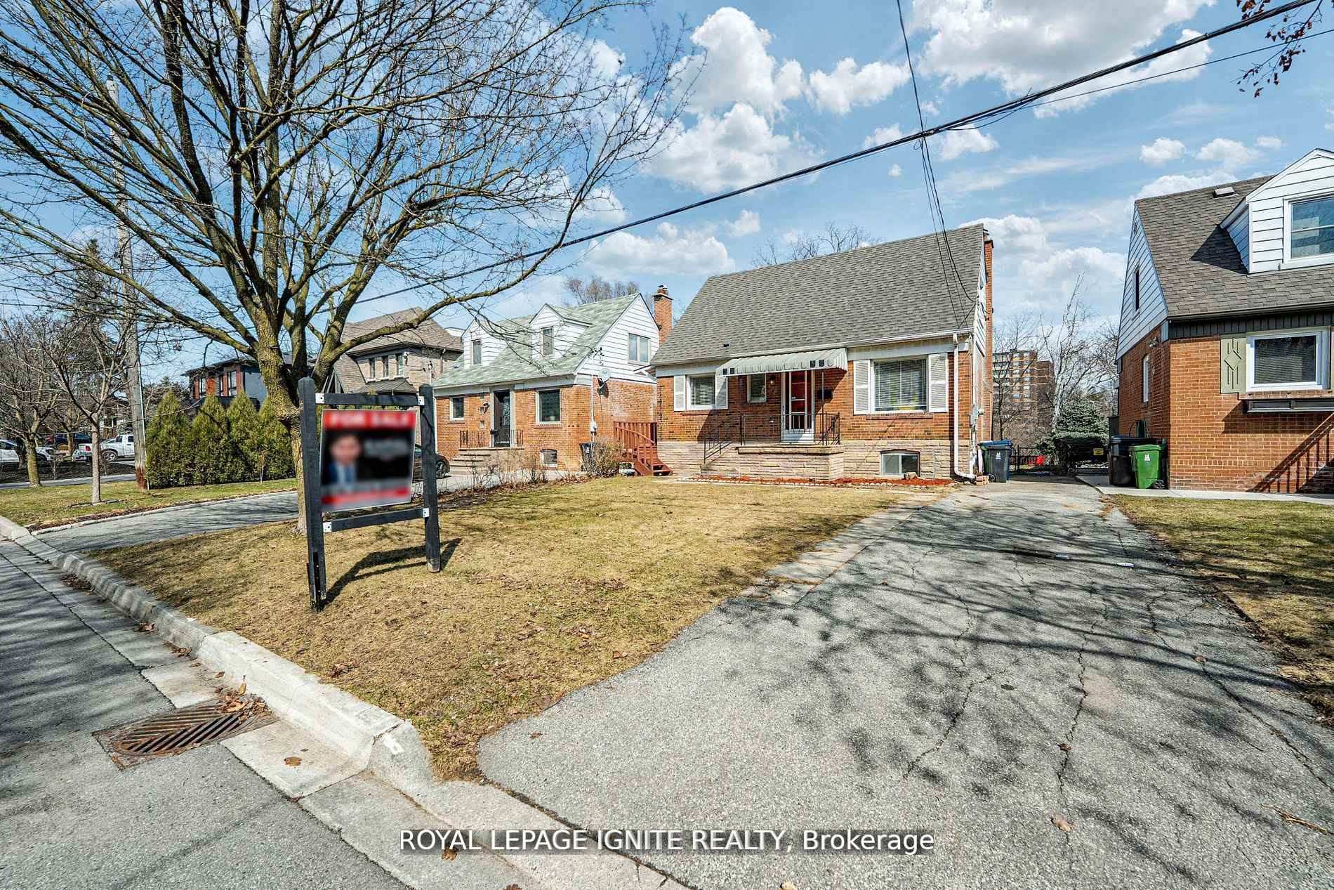 Photo 1 of 53 Riverview Heights, Etobicoke, Humber Heights — HOMEH