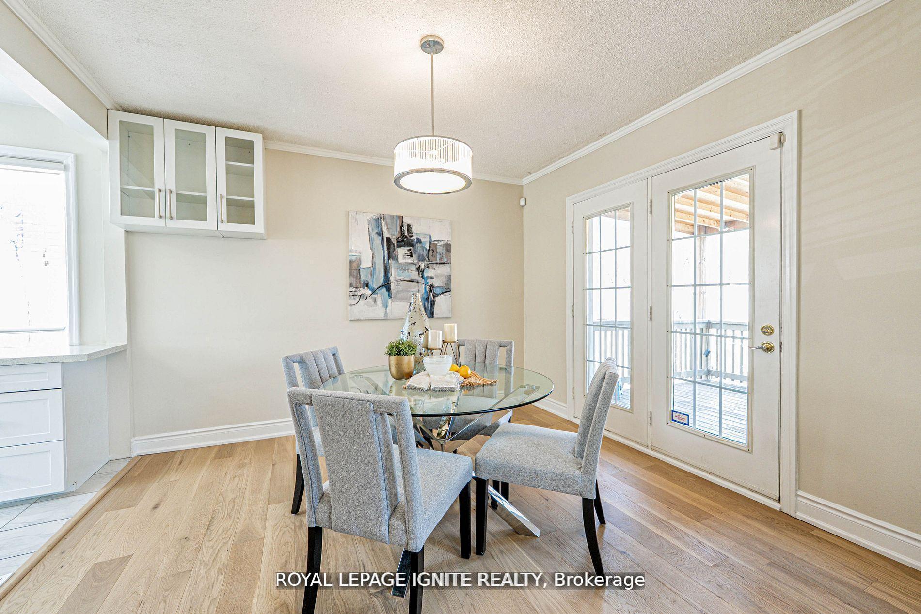 Photo 9 of 53 Riverview Heights, Etobicoke, Humber Heights — HOMEH