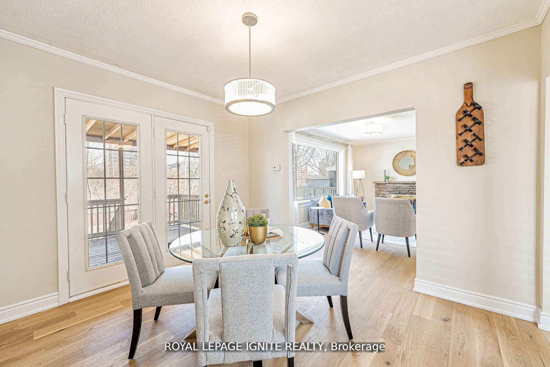 Photo 3 of 53 Riverview Heights, Etobicoke, Humber Heights — HOMEH
