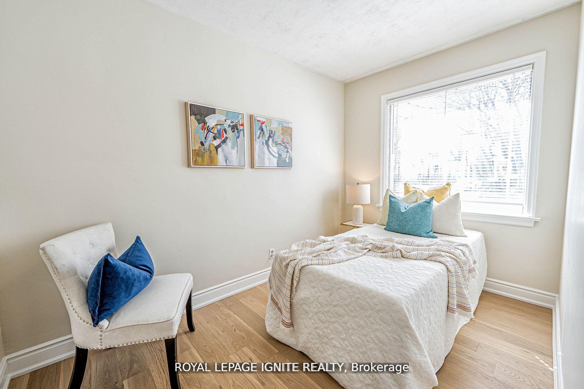 Photo 4 of 53 Riverview Heights, Etobicoke, Humber Heights — HOMEH
