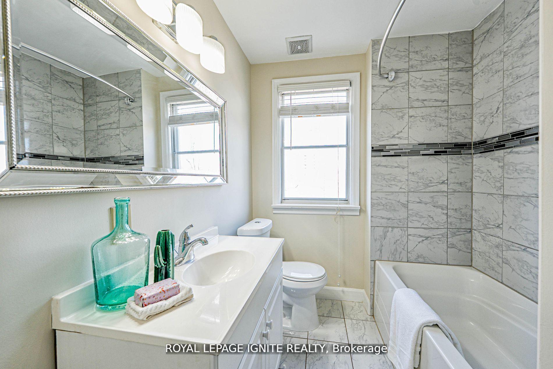 Photo 6 of 53 Riverview Heights, Etobicoke, Humber Heights — HOMEH